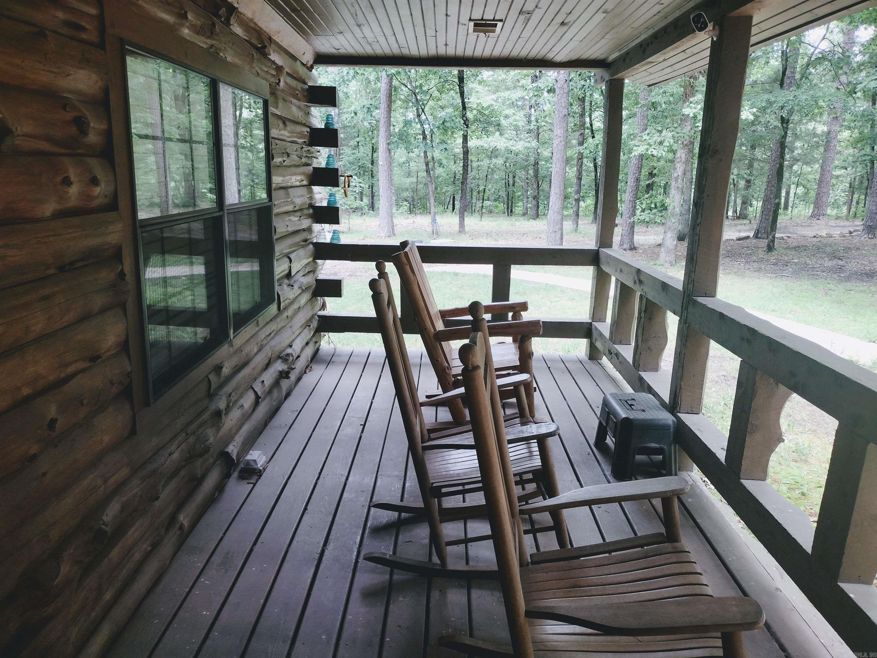 2290  Cove RD  Mountain View, AR