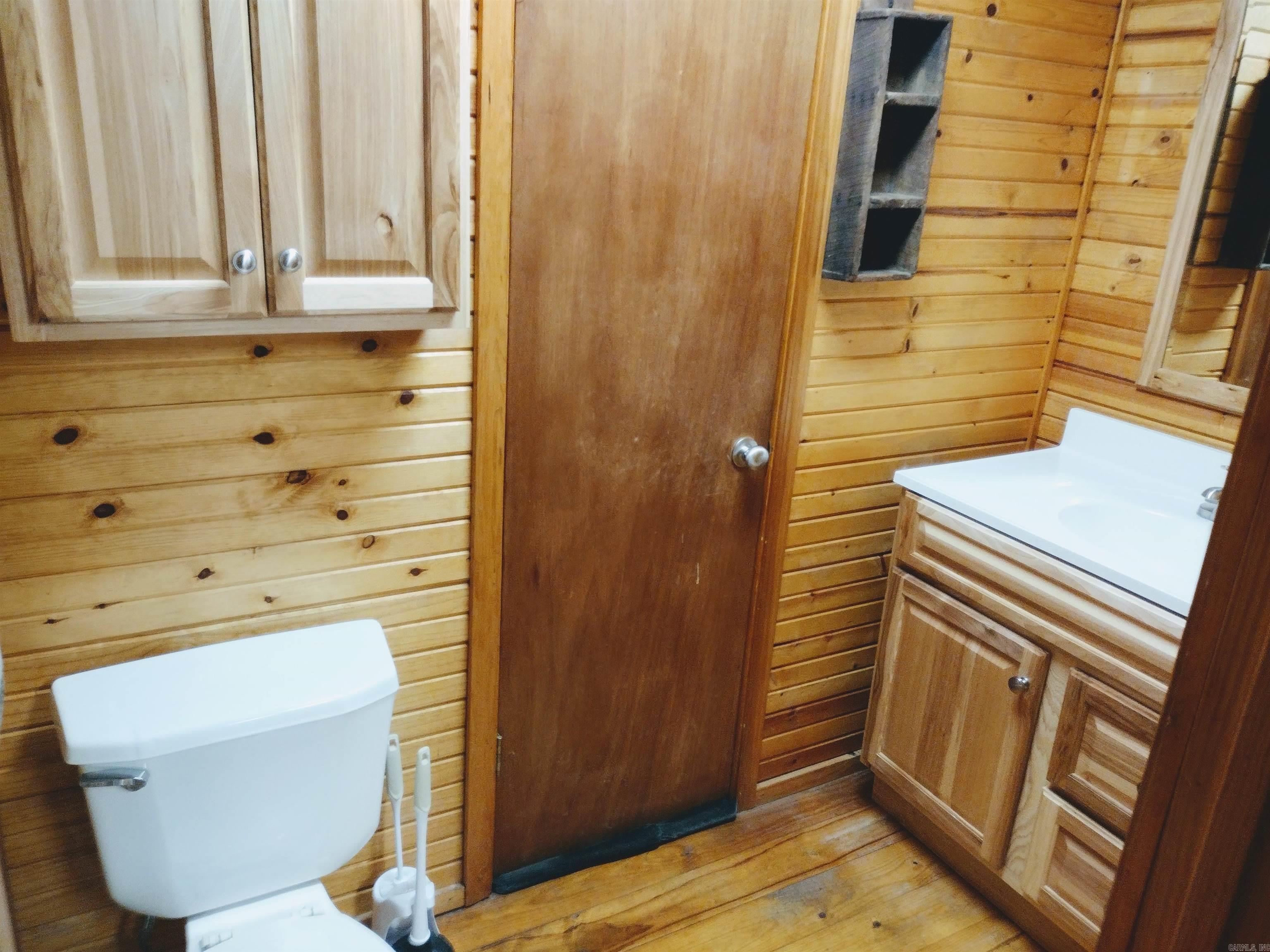 2290  Cove RD  Mountain View, AR