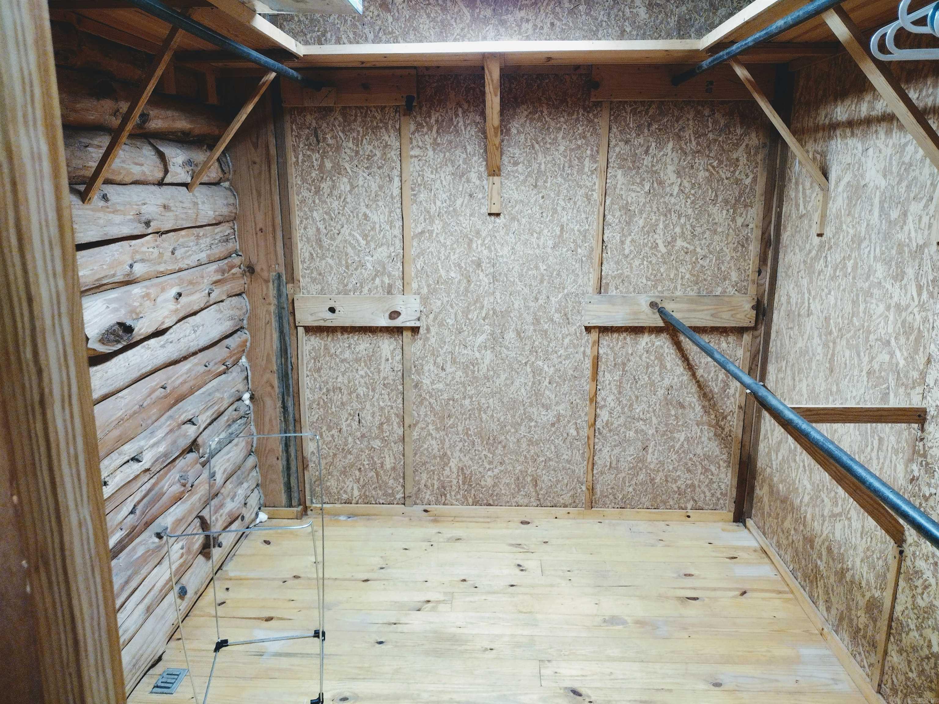 2290  Cove RD  Mountain View, AR