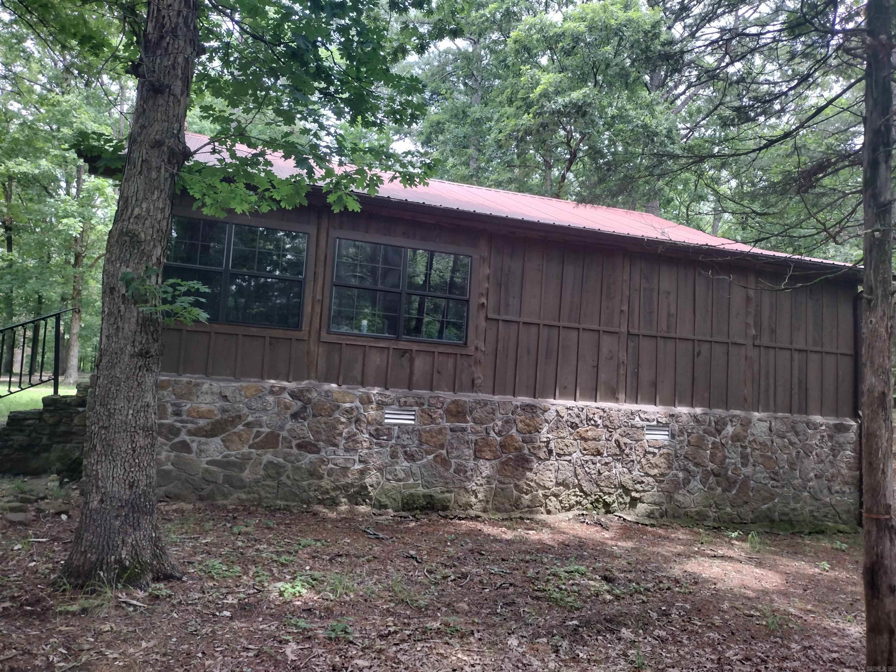 2290  Cove RD  Mountain View, AR