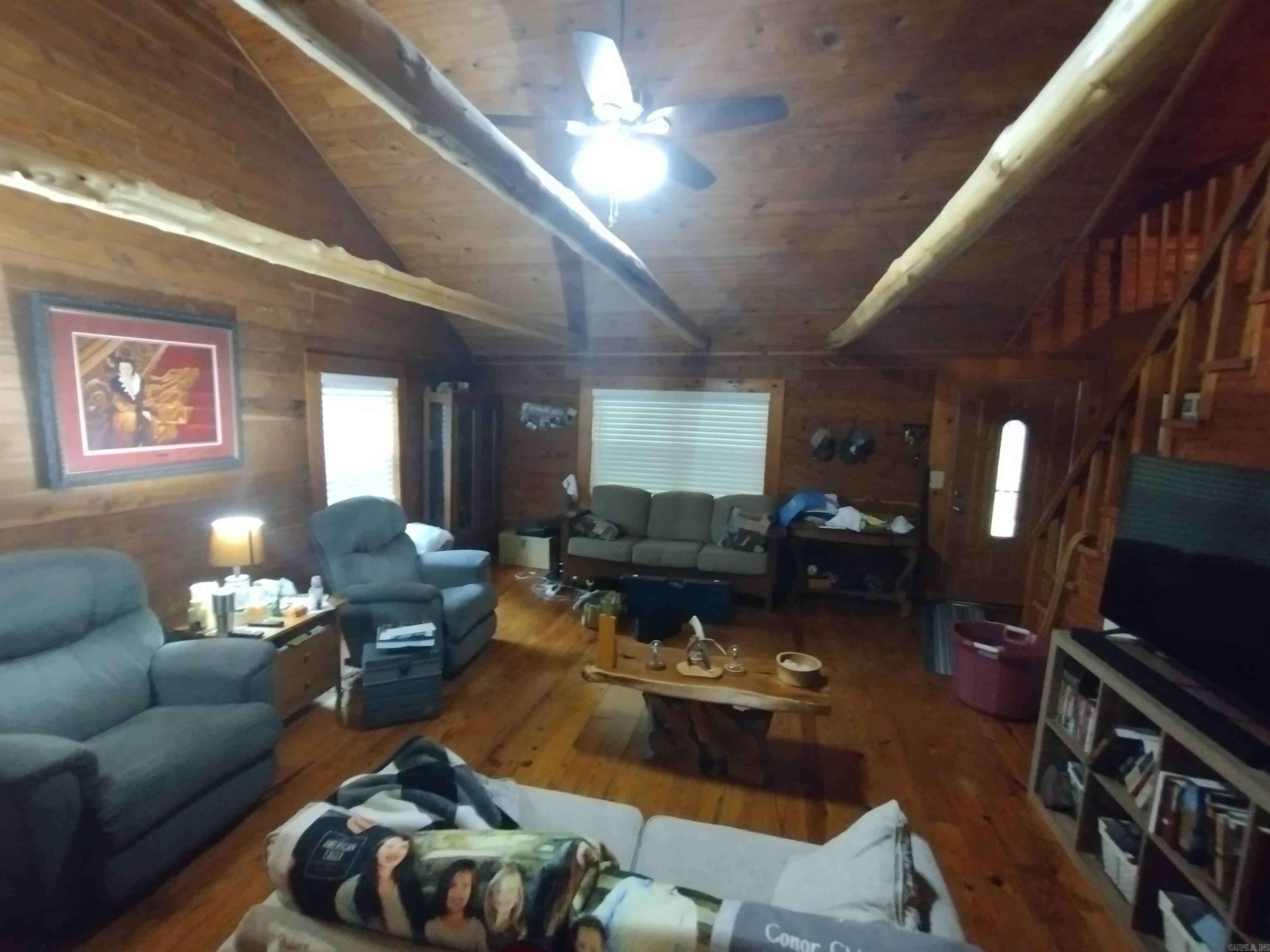2290  Cove RD  Mountain View, AR