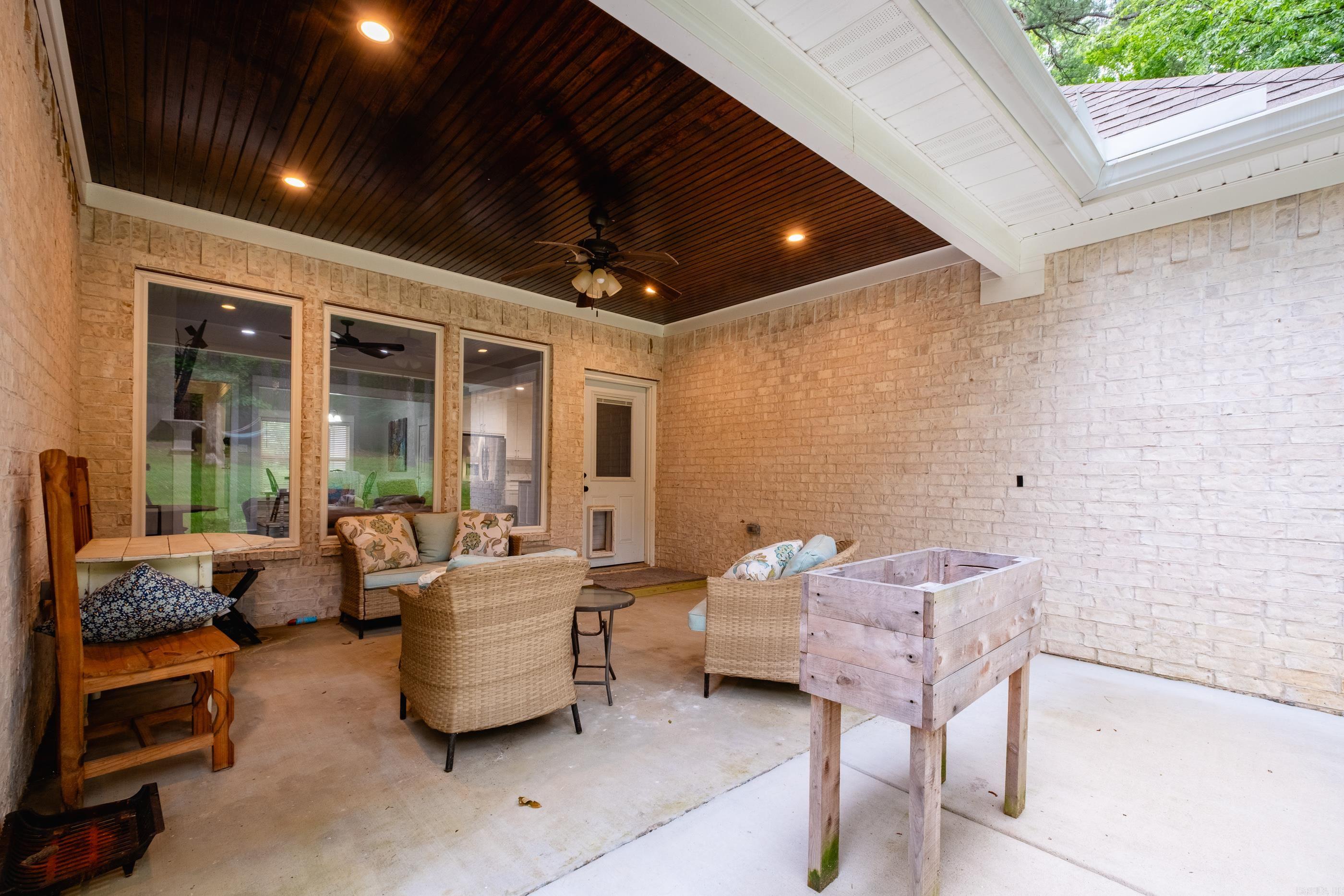 11316  Barrett  Roland, AR