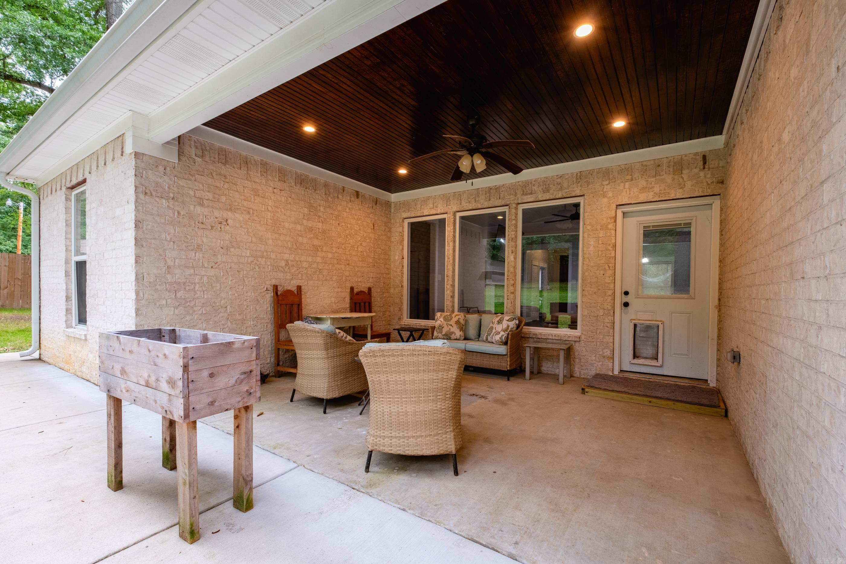 11316  Barrett  Roland, AR
