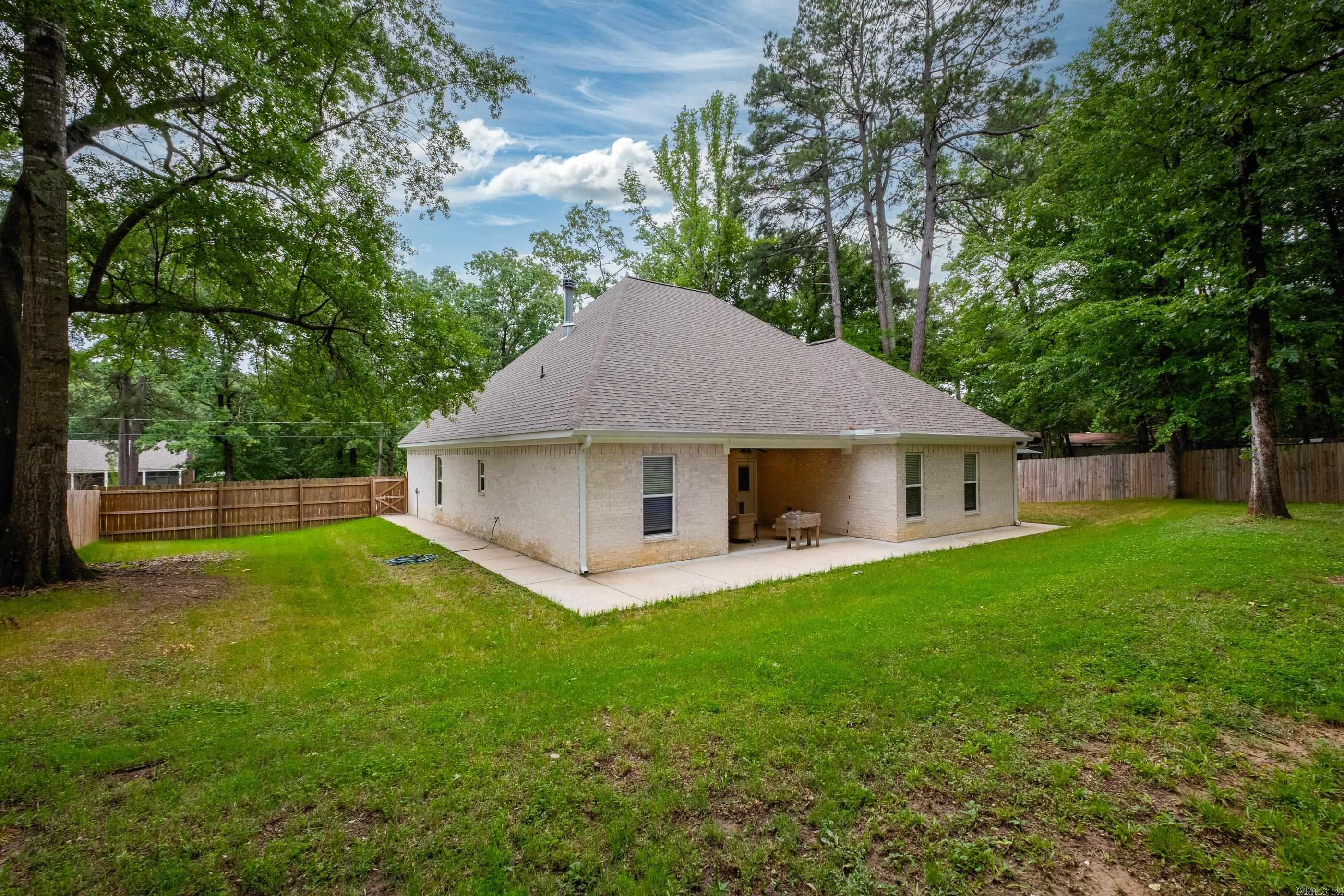 11316  Barrett  Roland, AR
