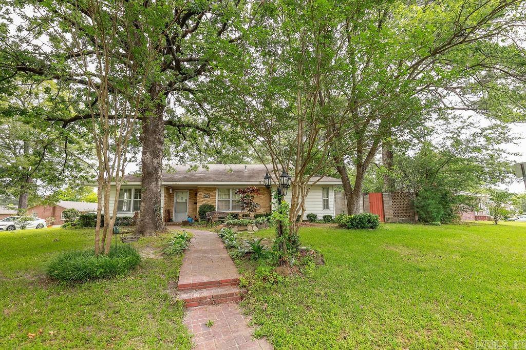 327 N Holloway Ave  El Dorado, AR