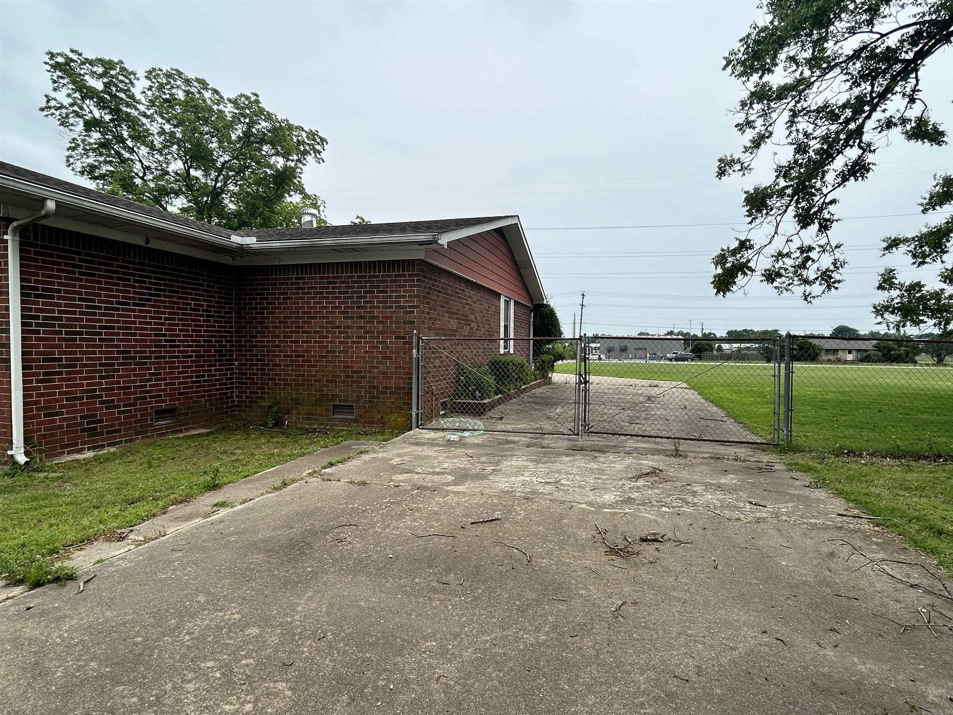 8703  Faulkner Lake  North Little Rock, AR
