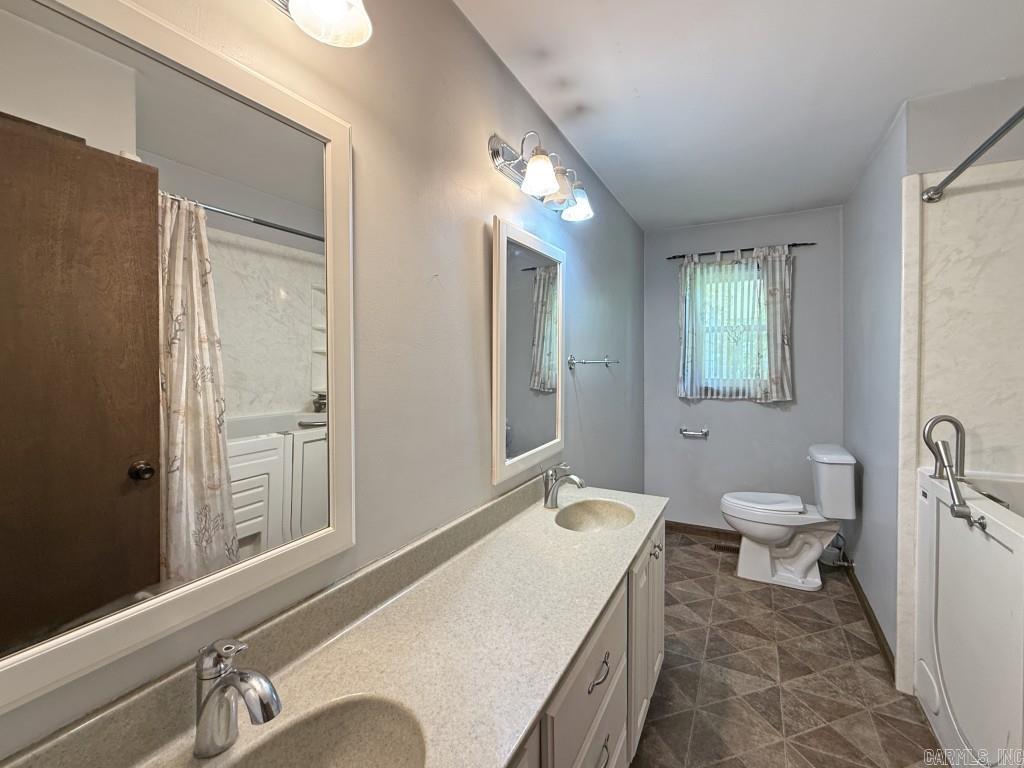 1427  Woodland  Cave City, AR