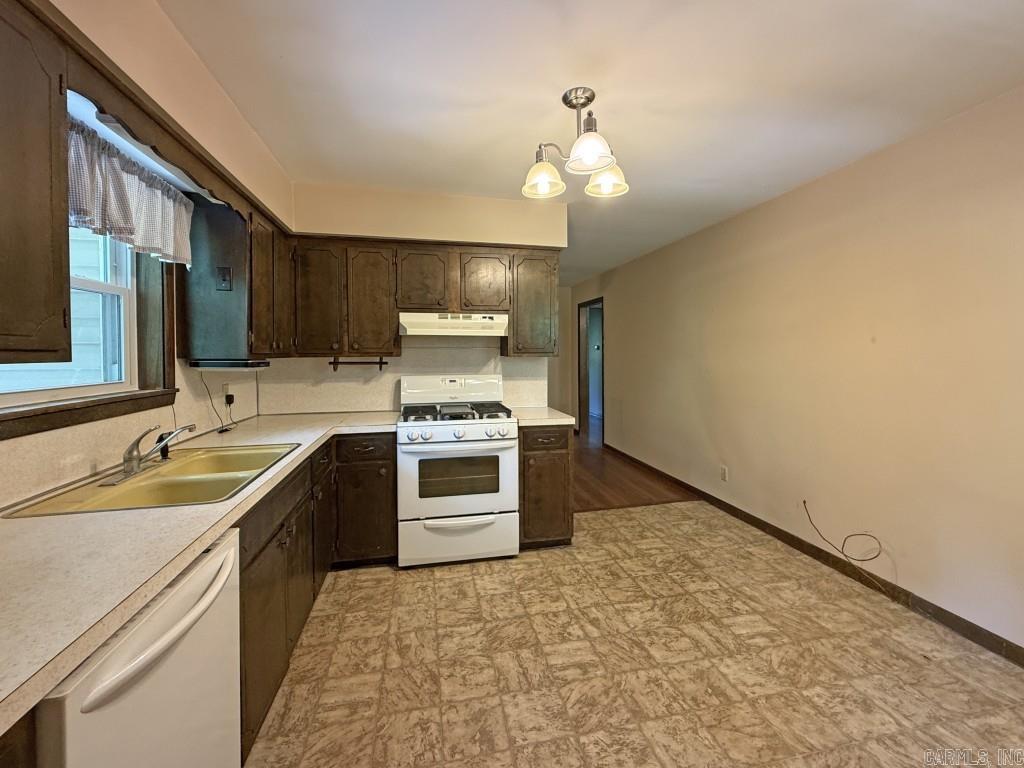 1427  Woodland  Cave City, AR
