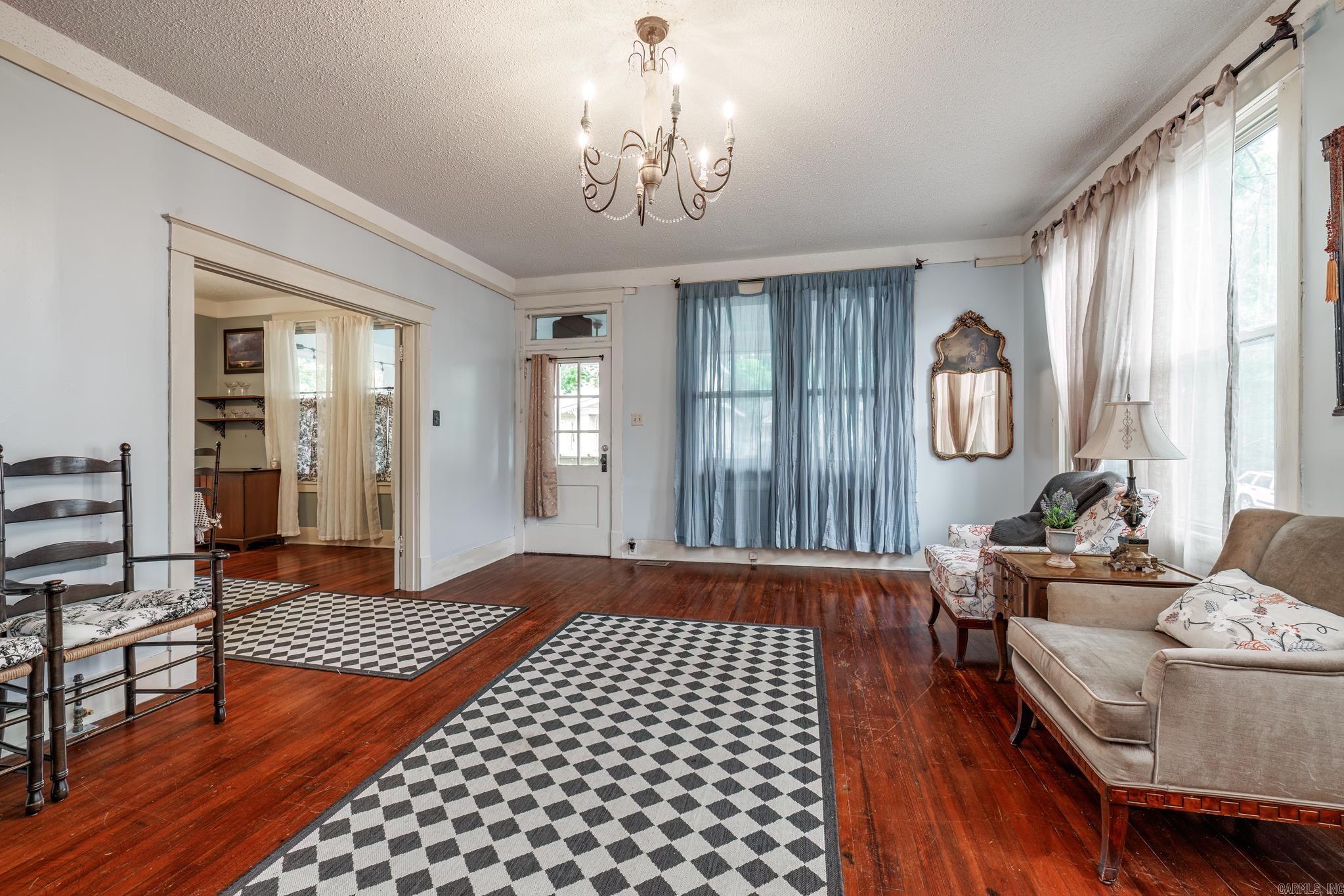 321  Hazel  Hot Springs, AR