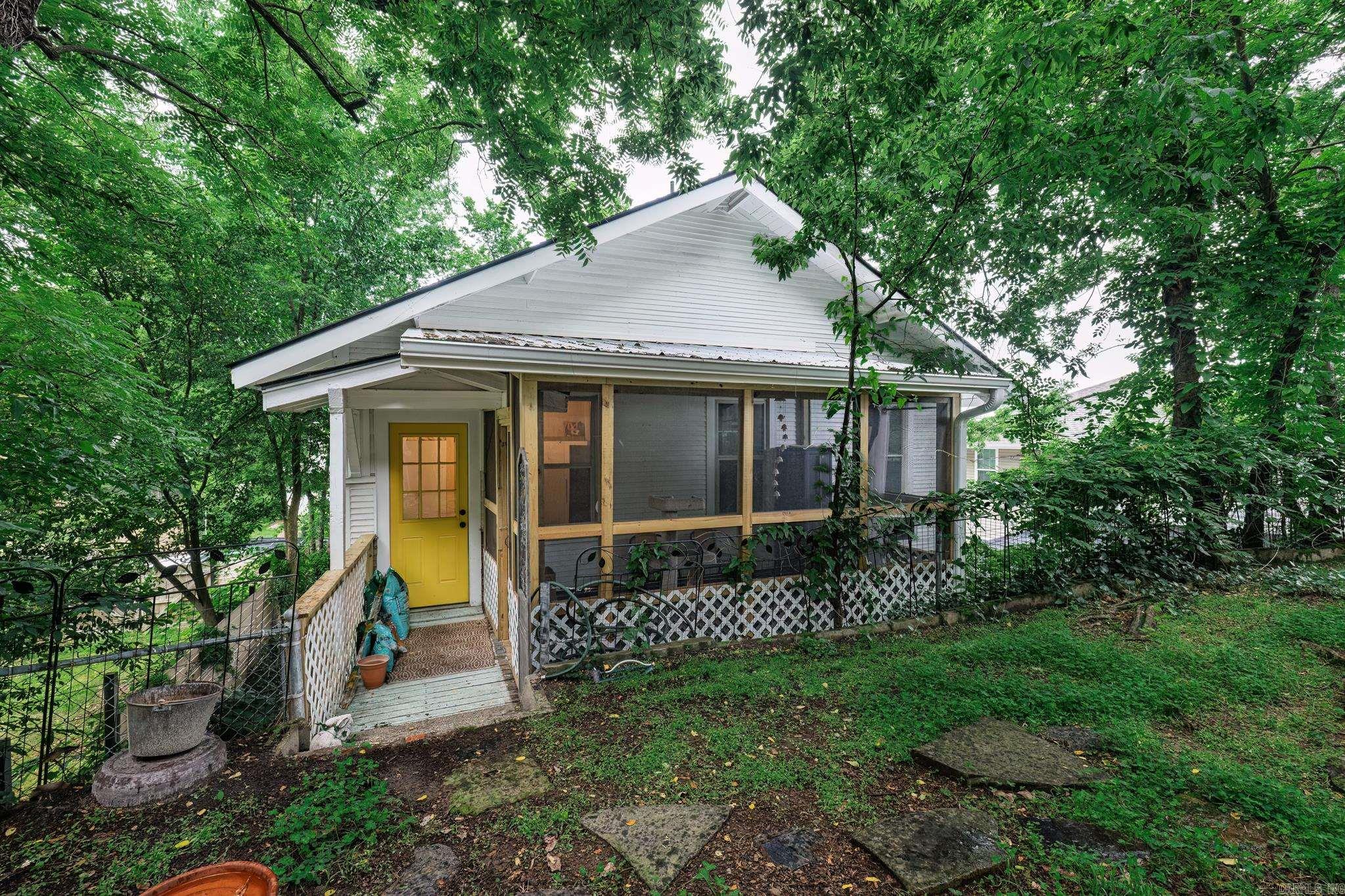 321  Hazel  Hot Springs, AR