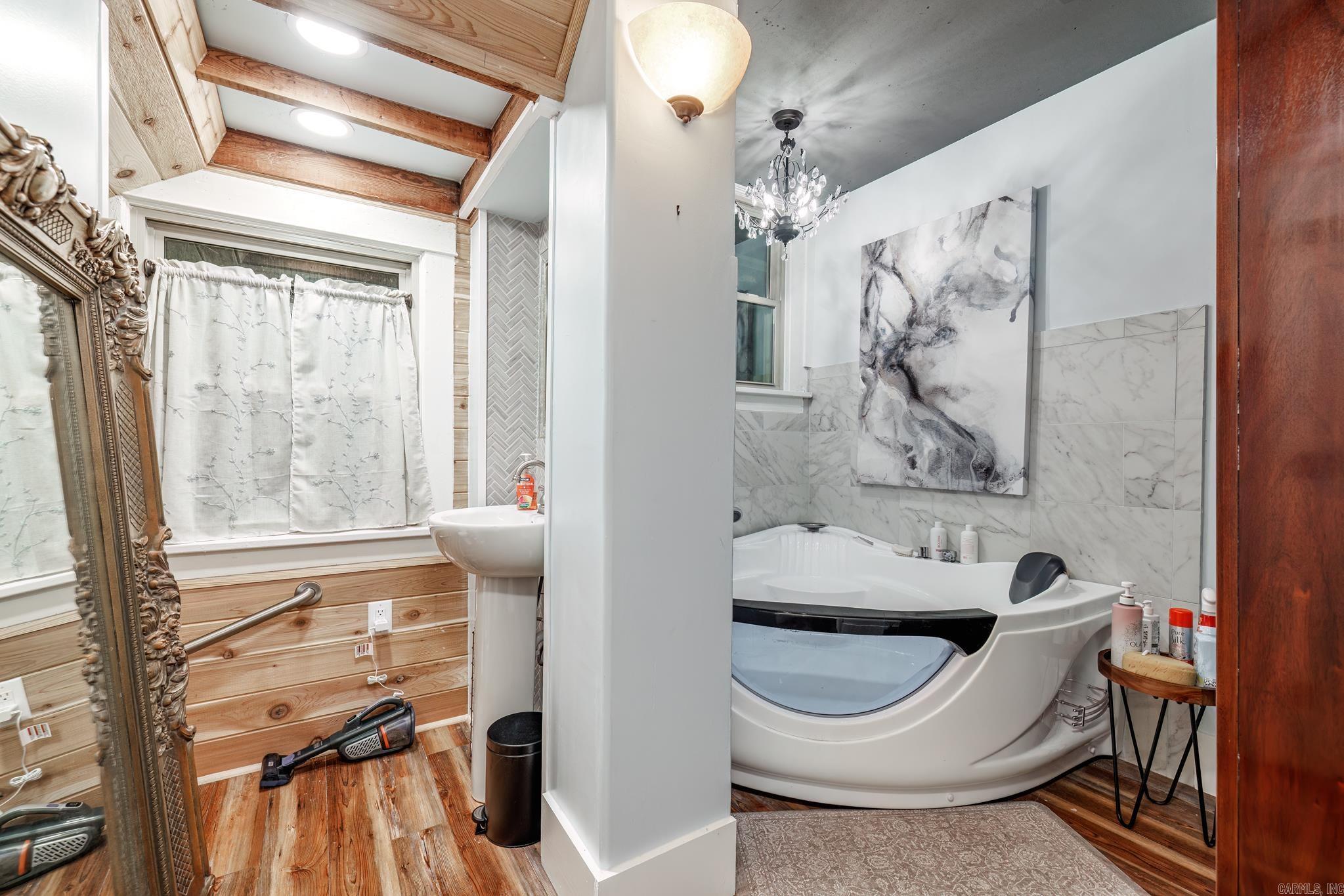 321  Hazel  Hot Springs, AR