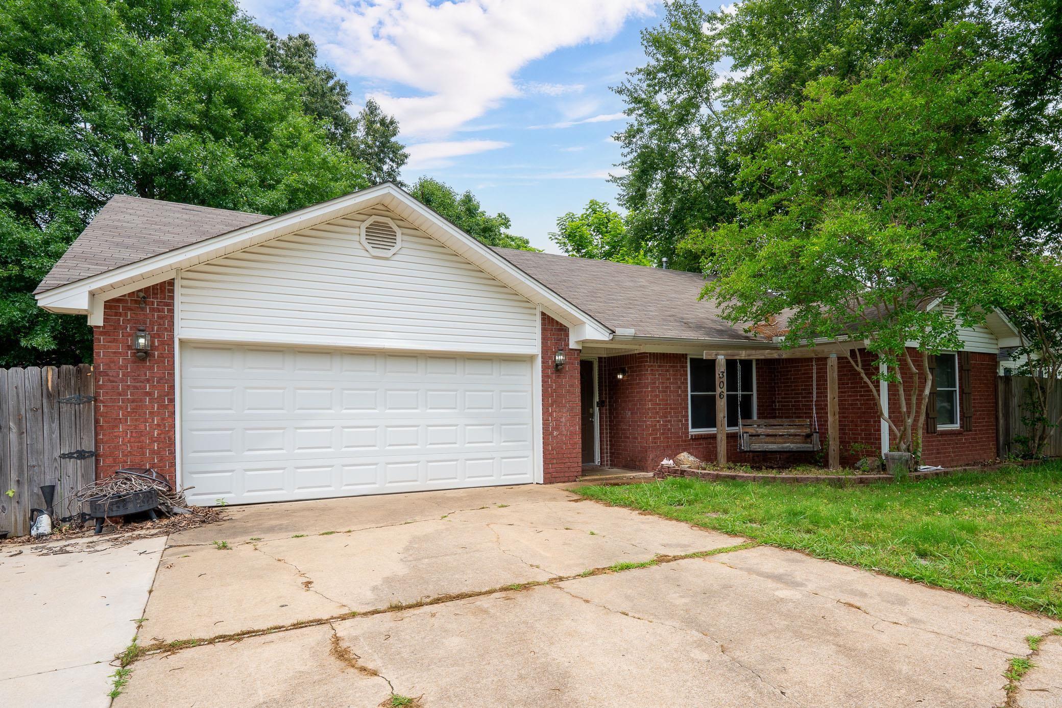 306  Ray  Cabot, AR