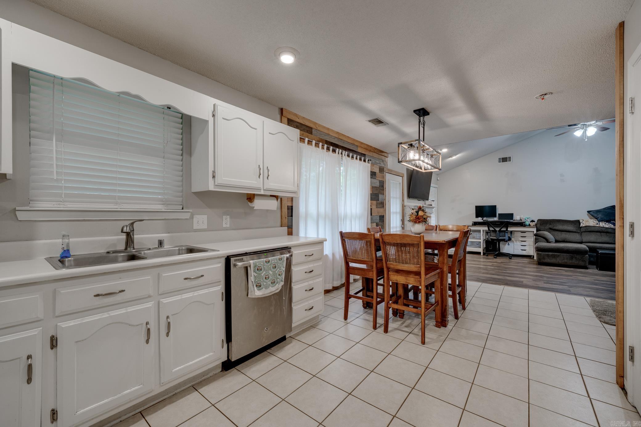 306  Ray  Cabot, AR