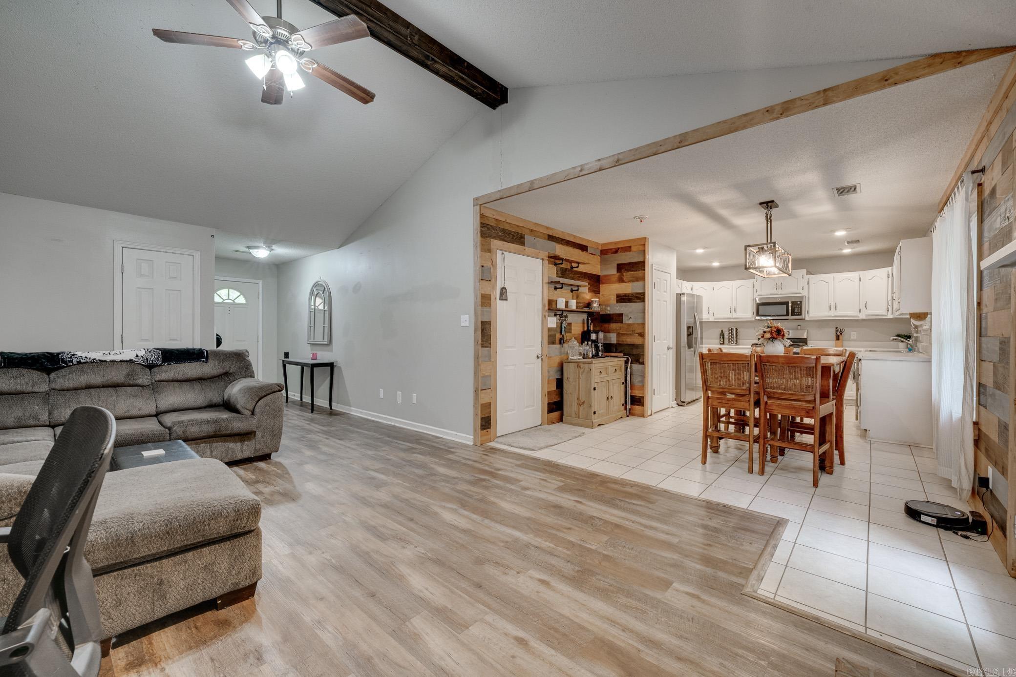 306  Ray  Cabot, AR