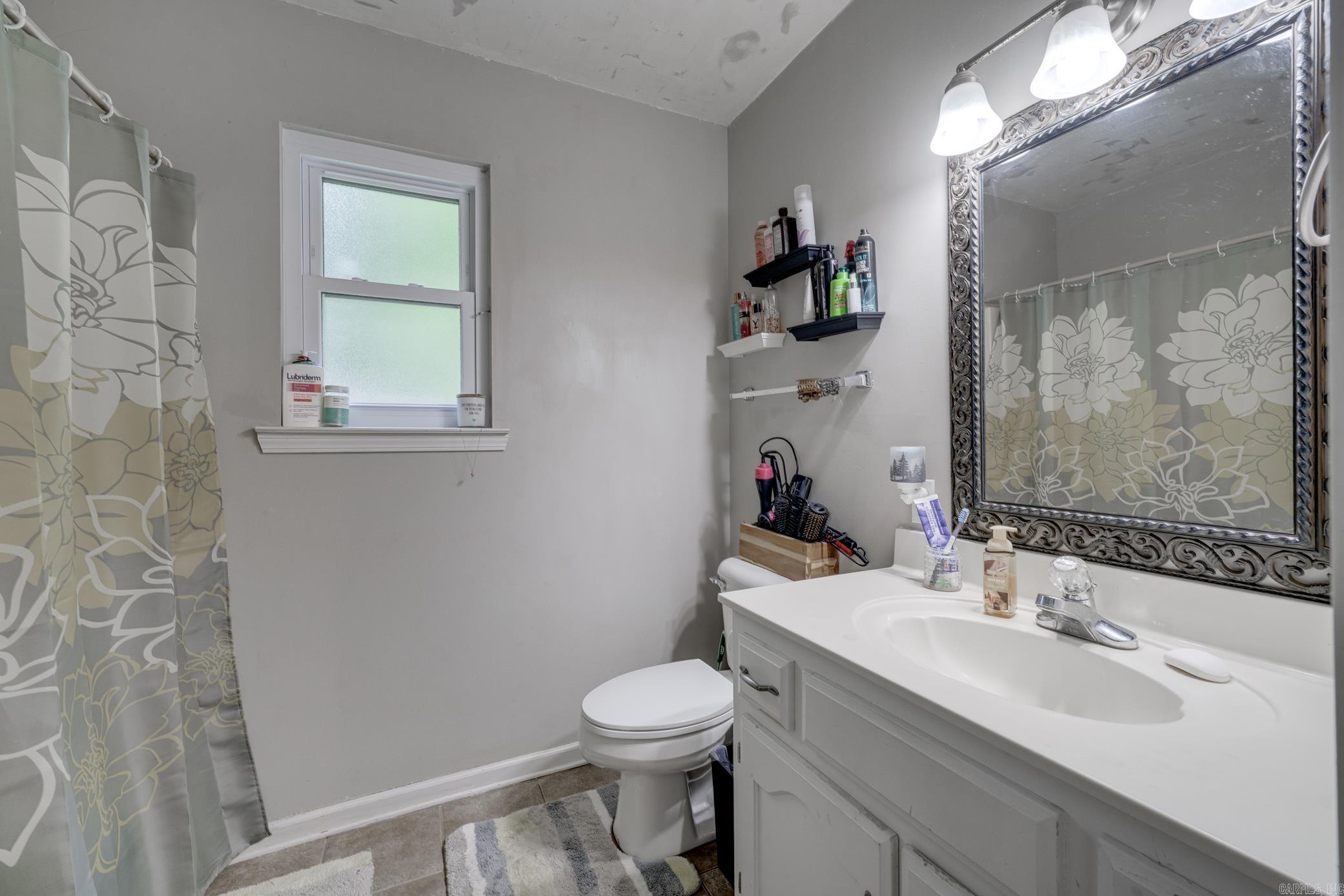 306  Ray  Cabot, AR