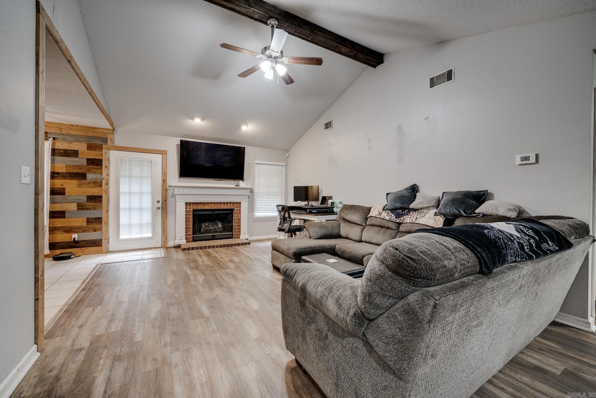 306  Ray  Cabot, AR