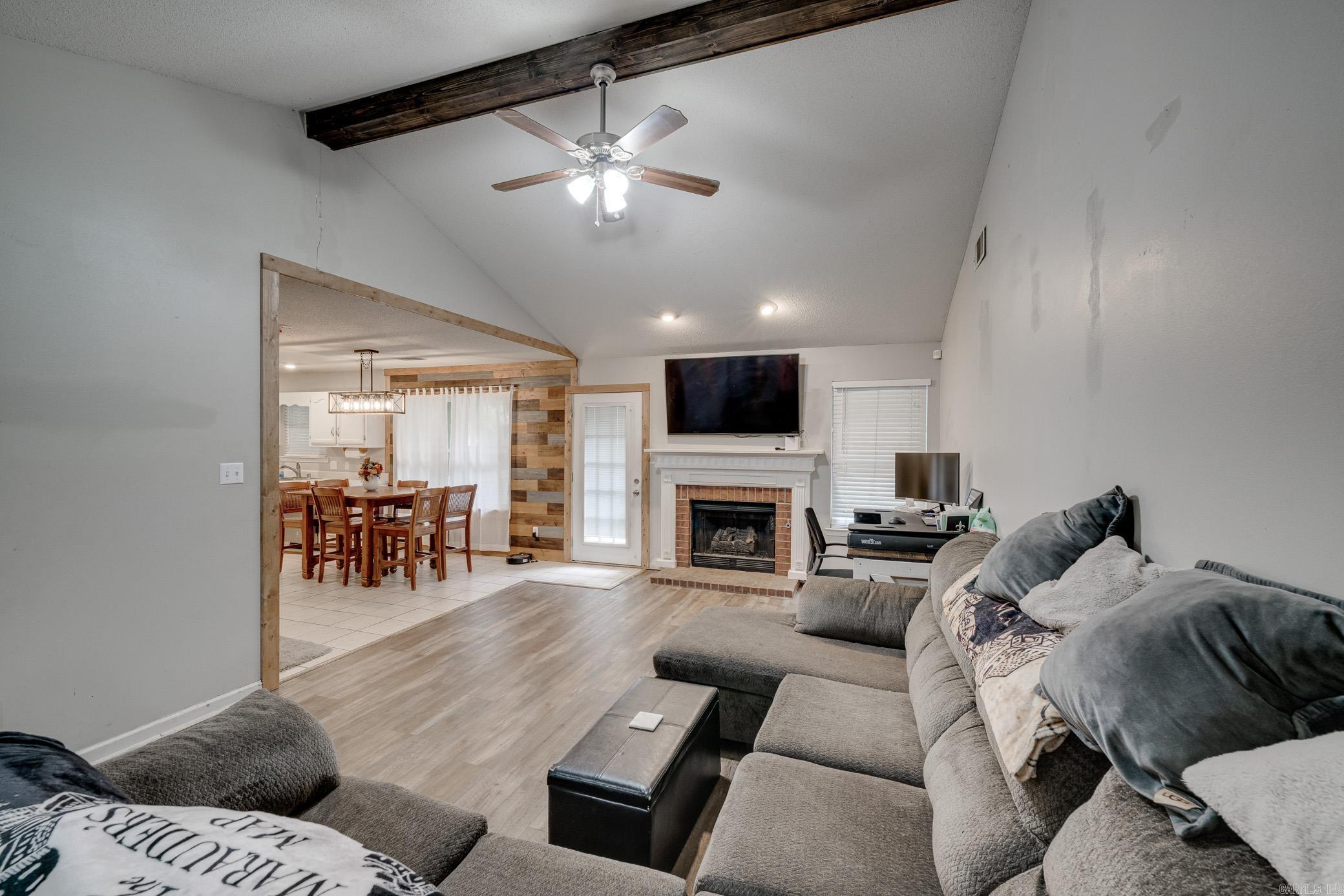306  Ray  Cabot, AR
