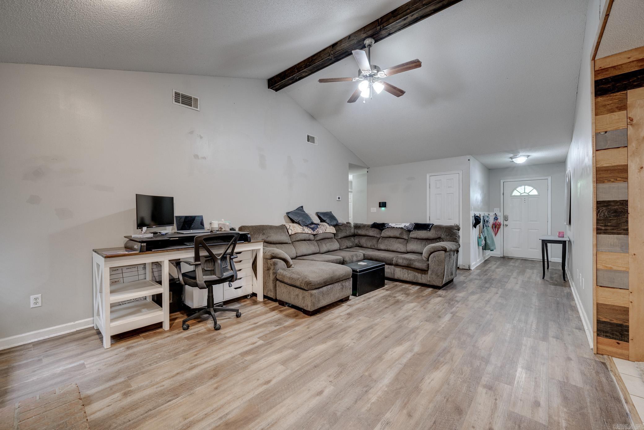 306  Ray  Cabot, AR