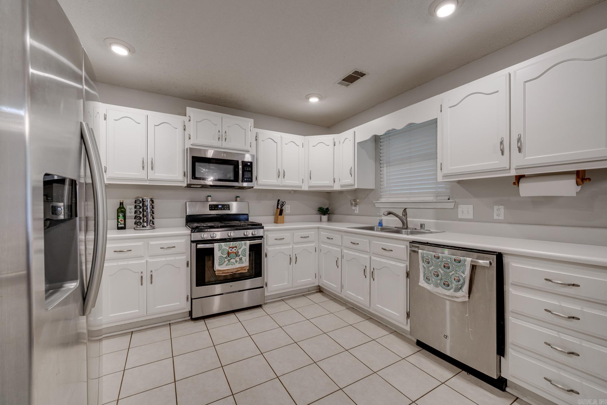 306  Ray  Cabot, AR