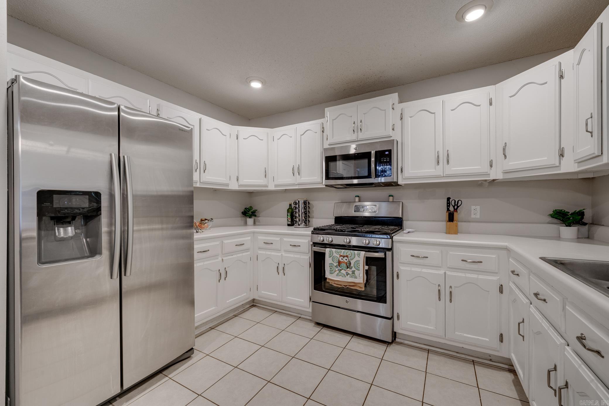 306  Ray  Cabot, AR