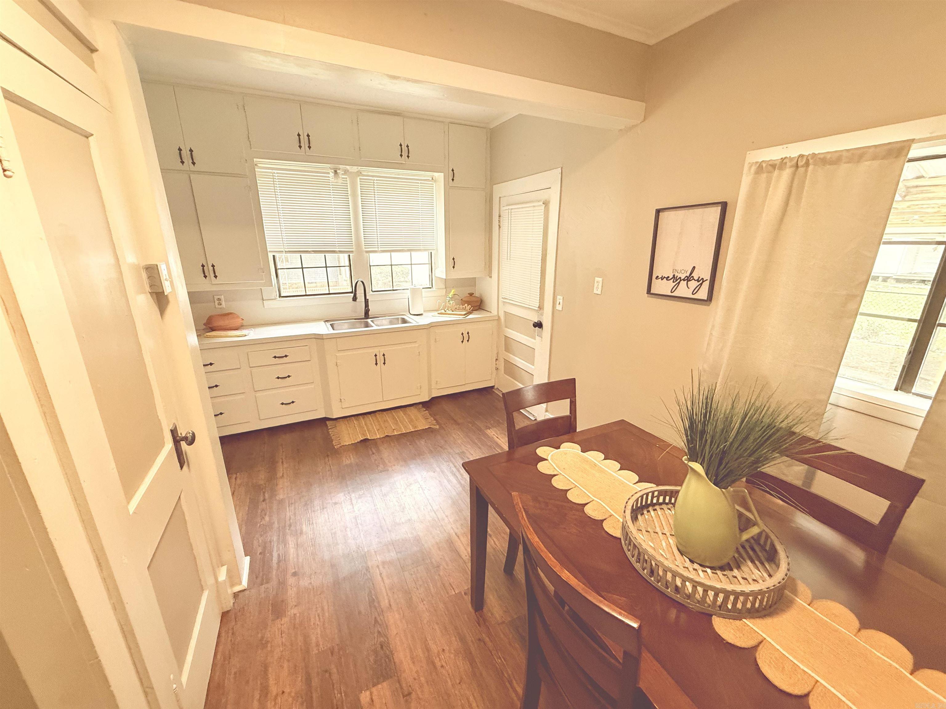 909  Pine  Crossett, AR