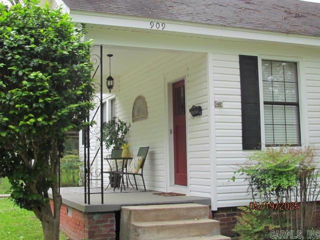 909  Pine  Crossett, AR