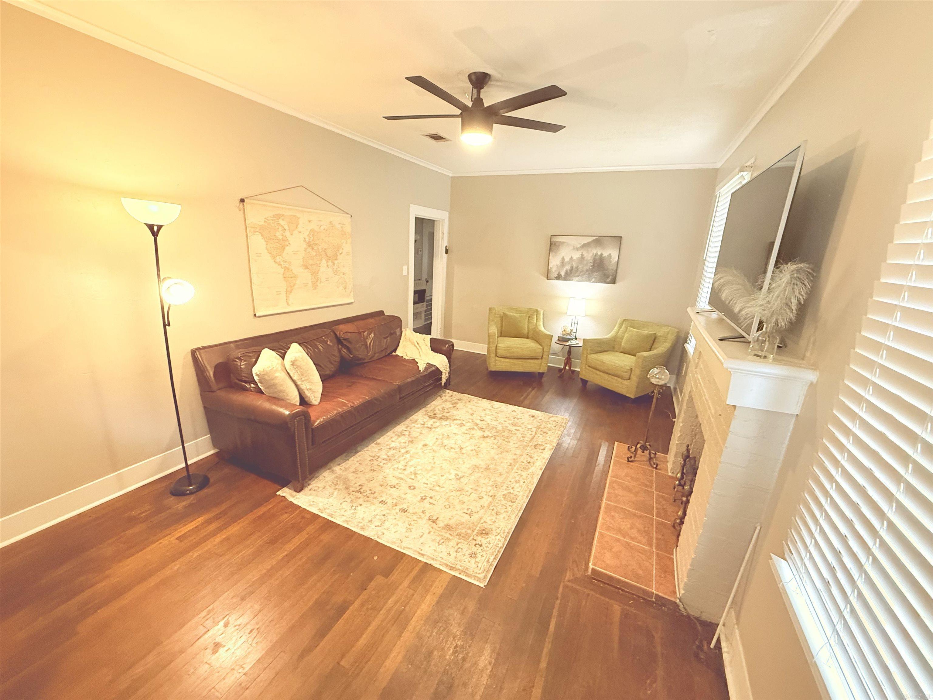 909  Pine  Crossett, AR