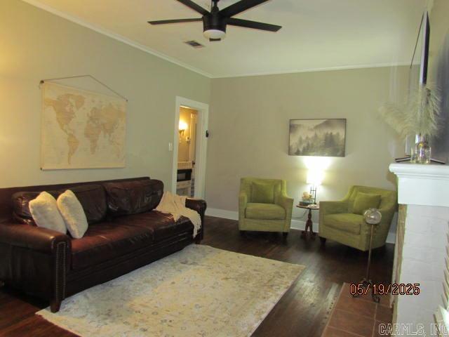 909  Pine  Crossett, AR