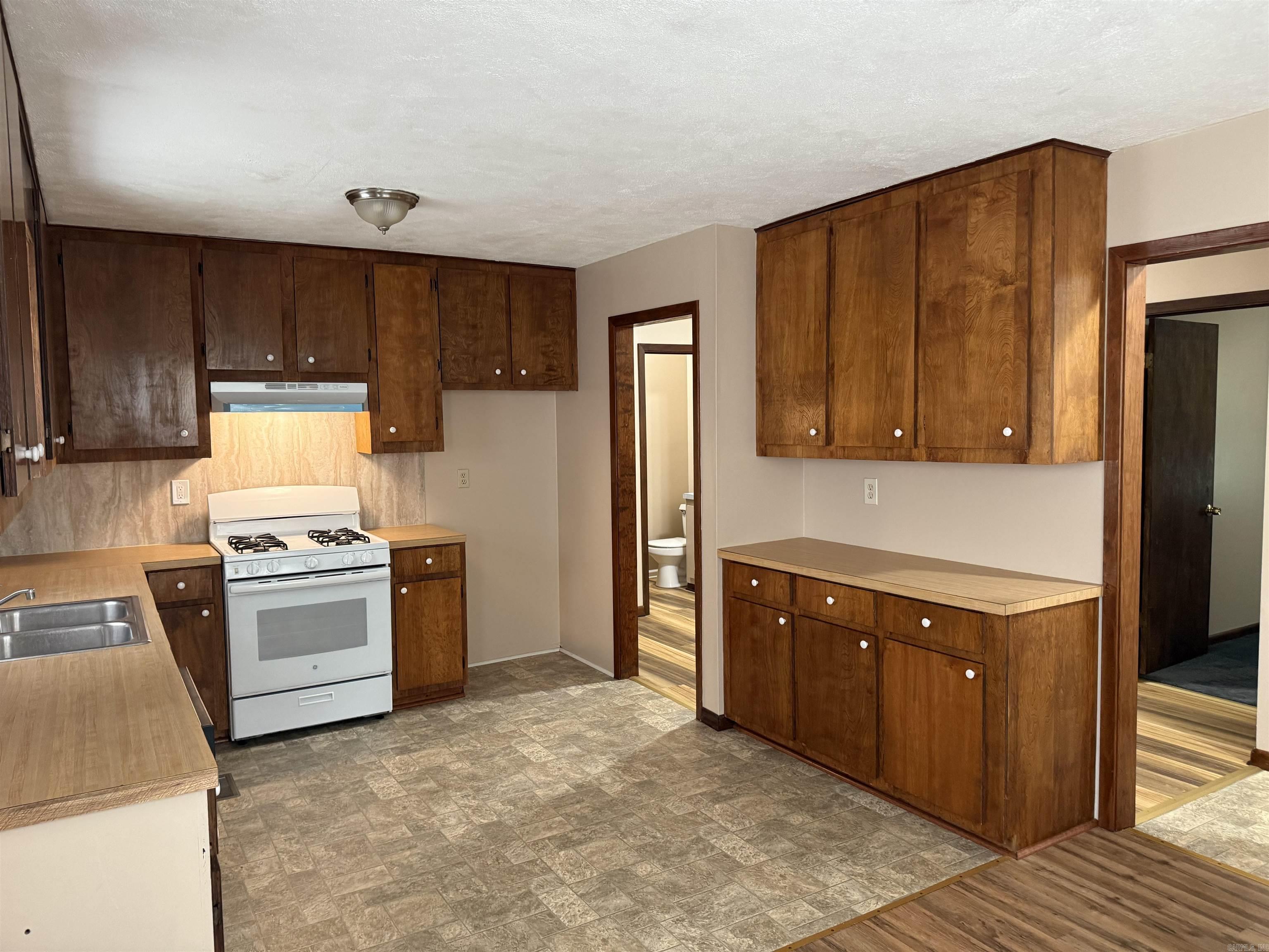 80  Green  Batesville, AR