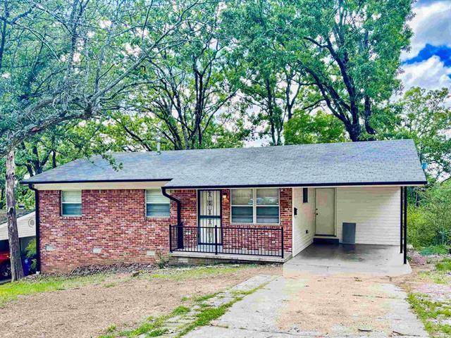 704 W 56th Street  North Little Rock, AR