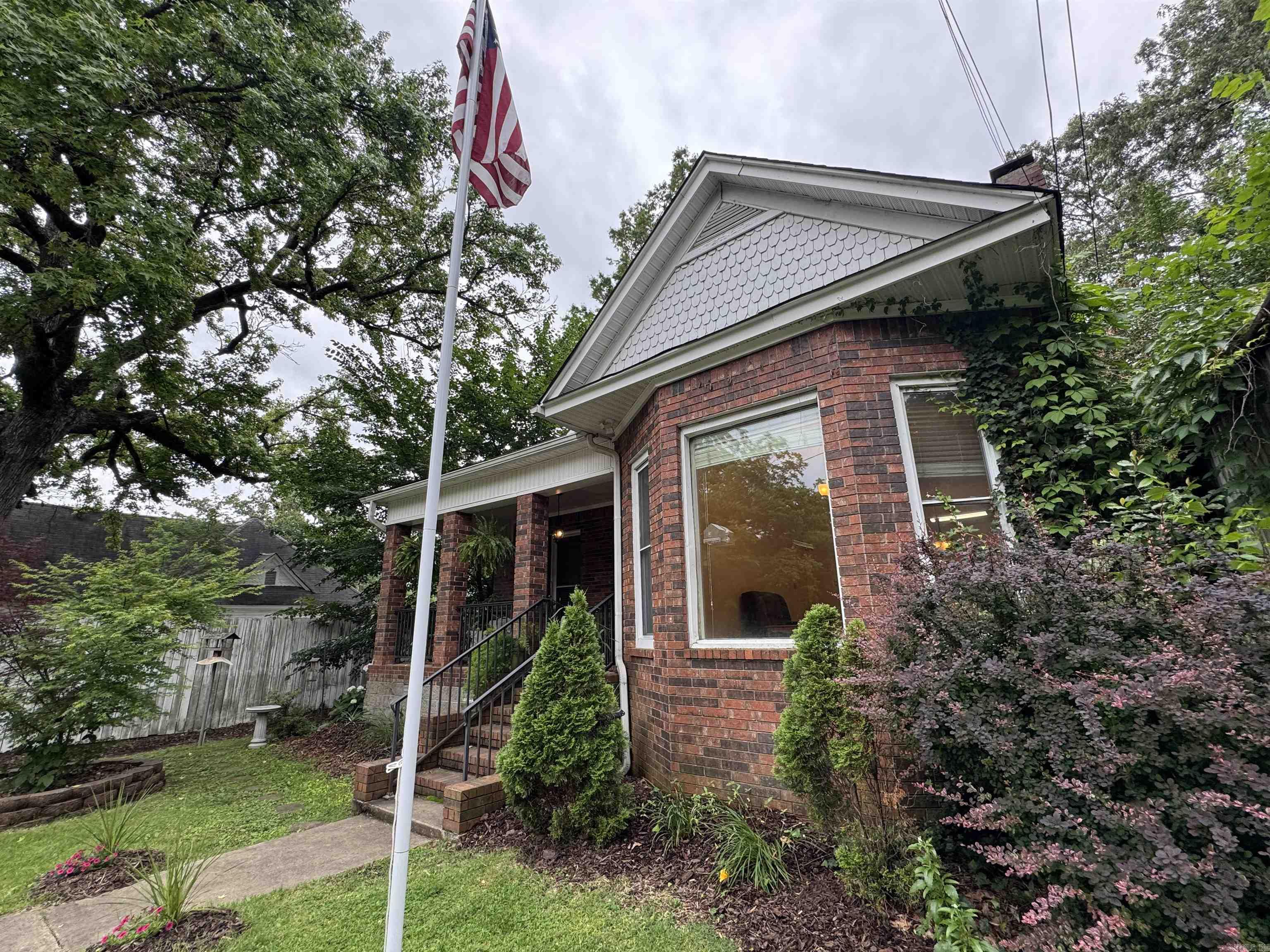 117  Rose  Hot Springs, AR
