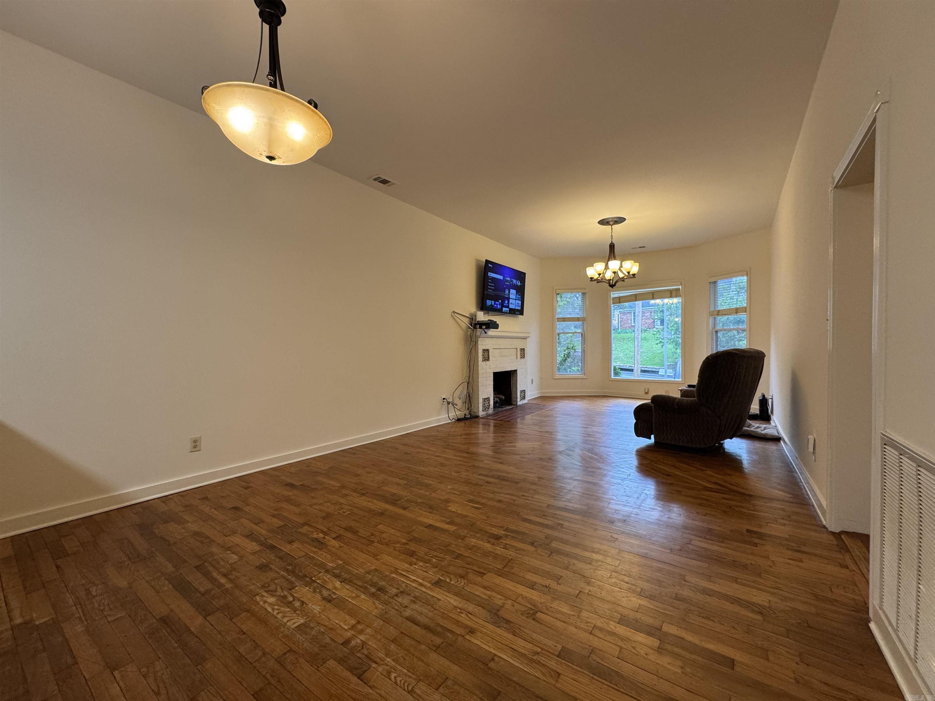 117  Rose  Hot Springs, AR