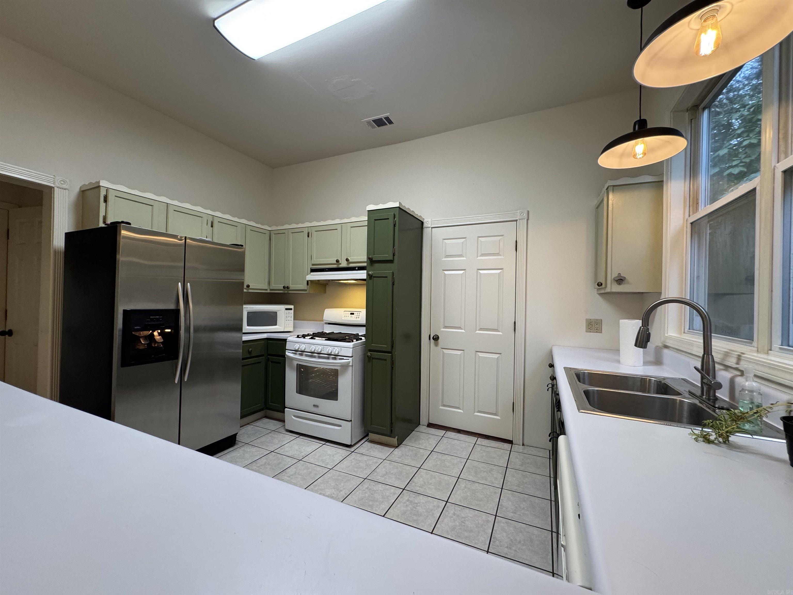 117  Rose  Hot Springs, AR