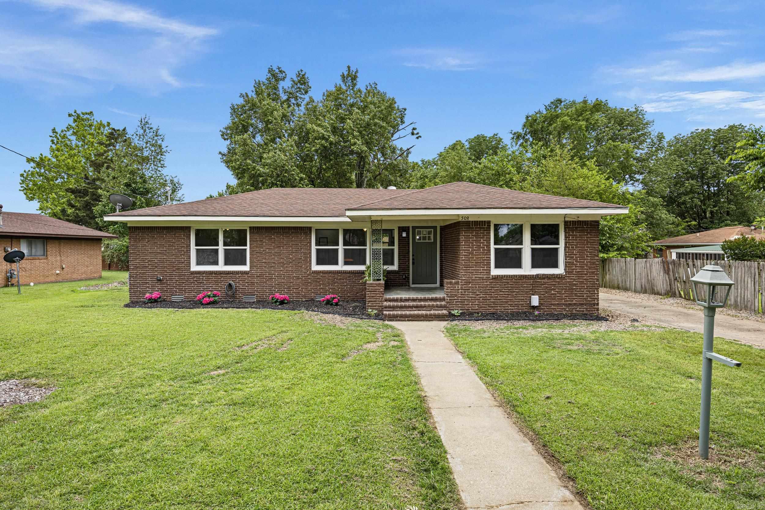 508 E 12th  Russellville, AR