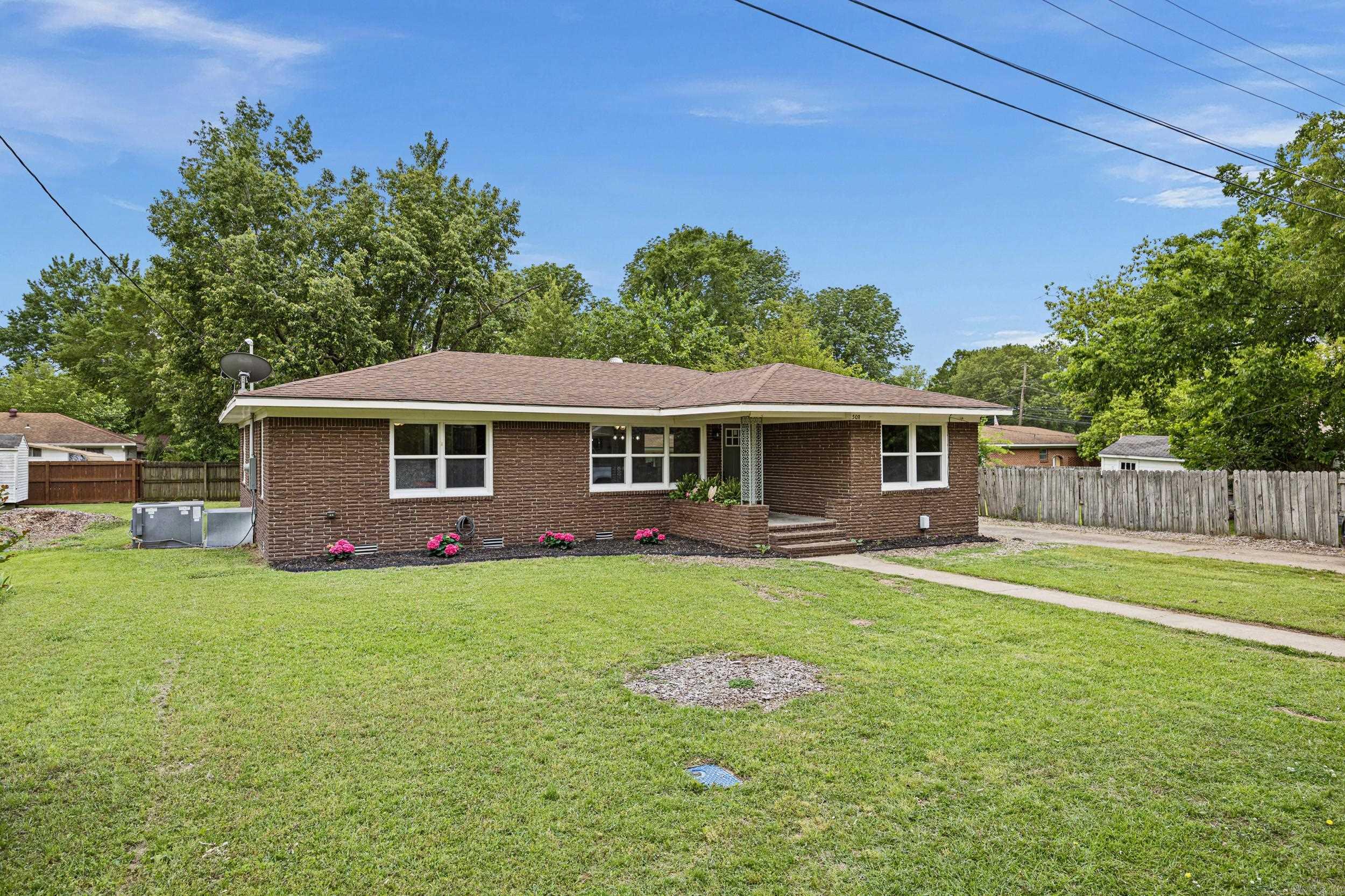 508 E 12th  Russellville, AR