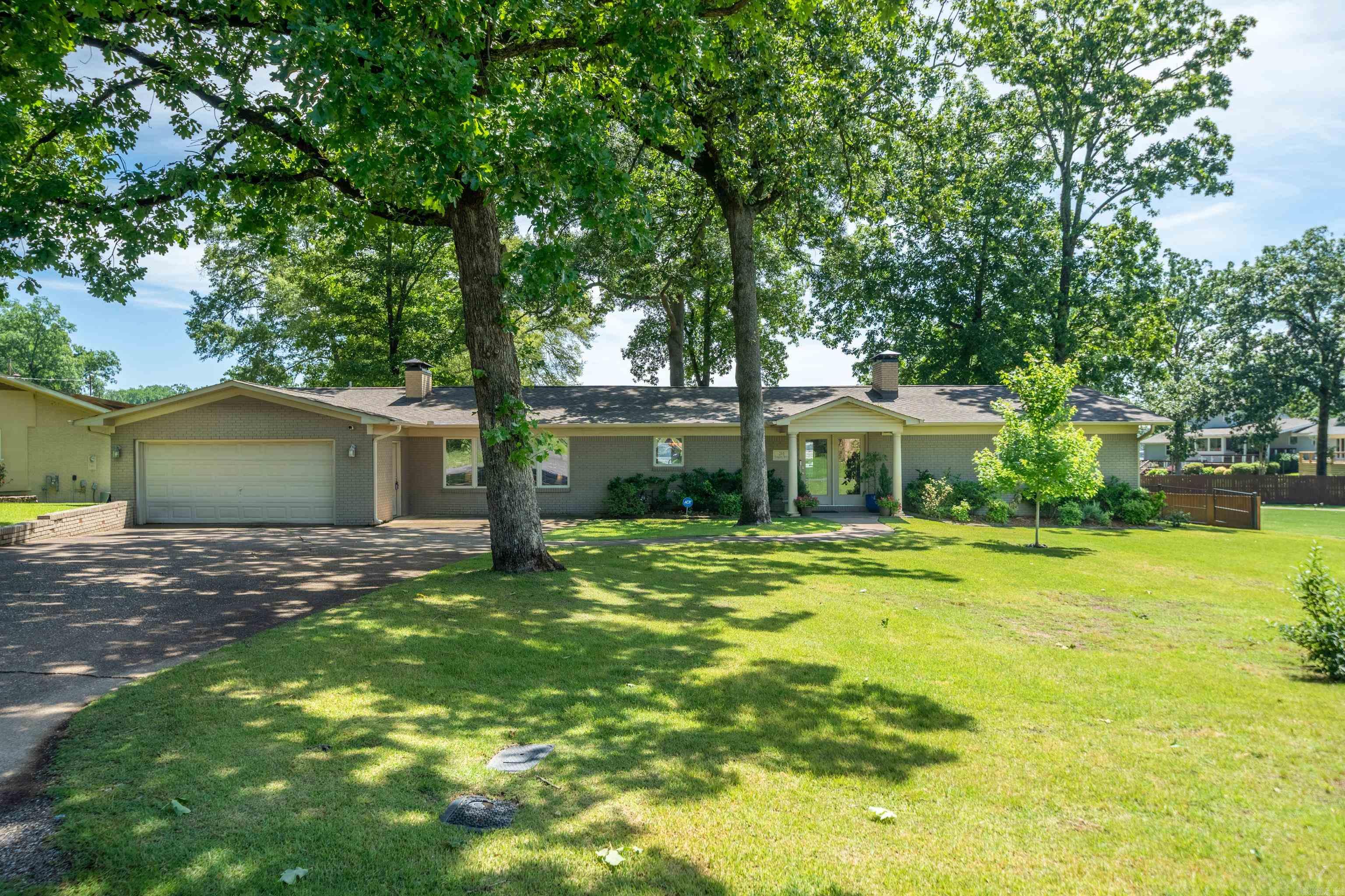 215  Gregory  Hot Springs, AR
