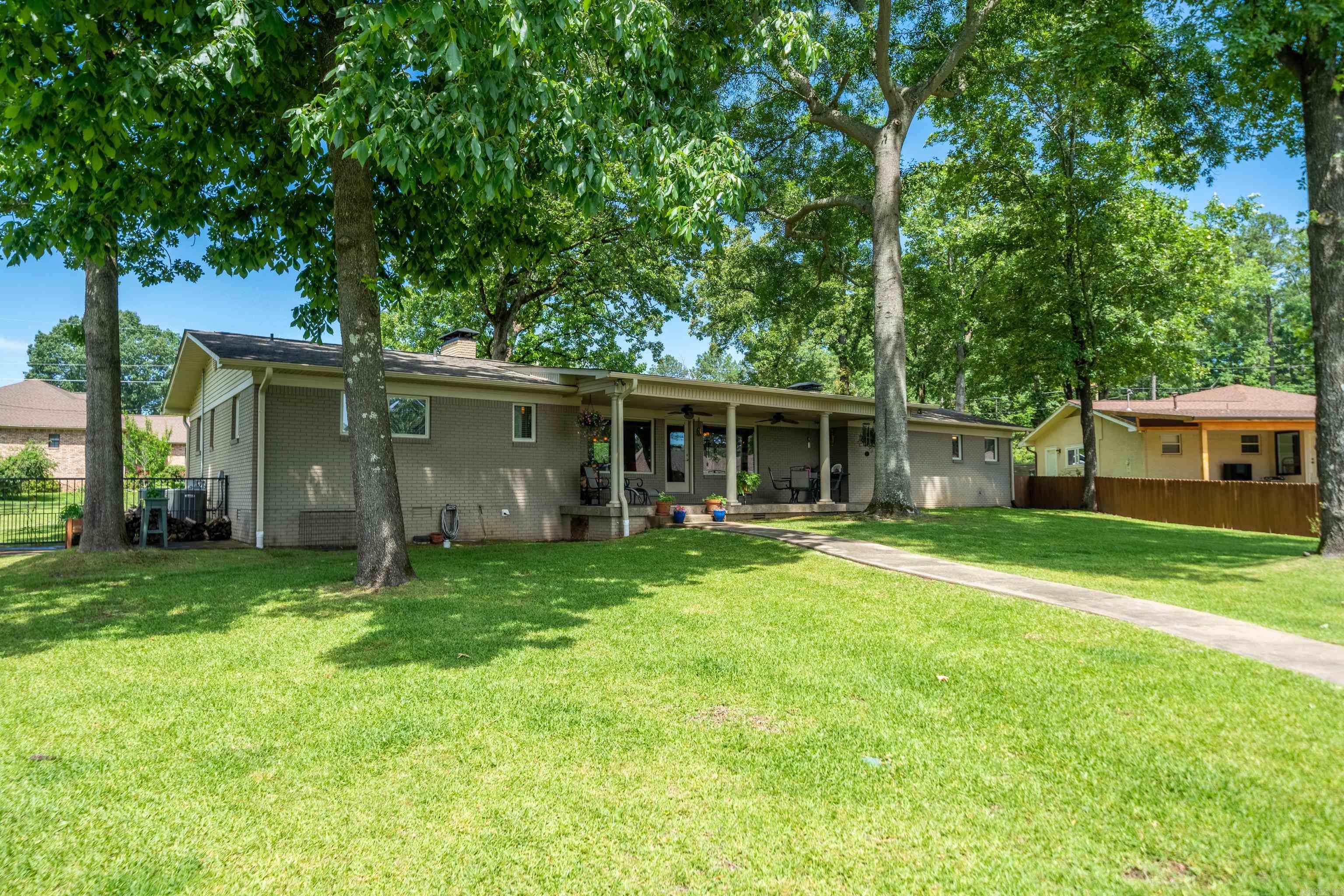 215  Gregory  Hot Springs, AR