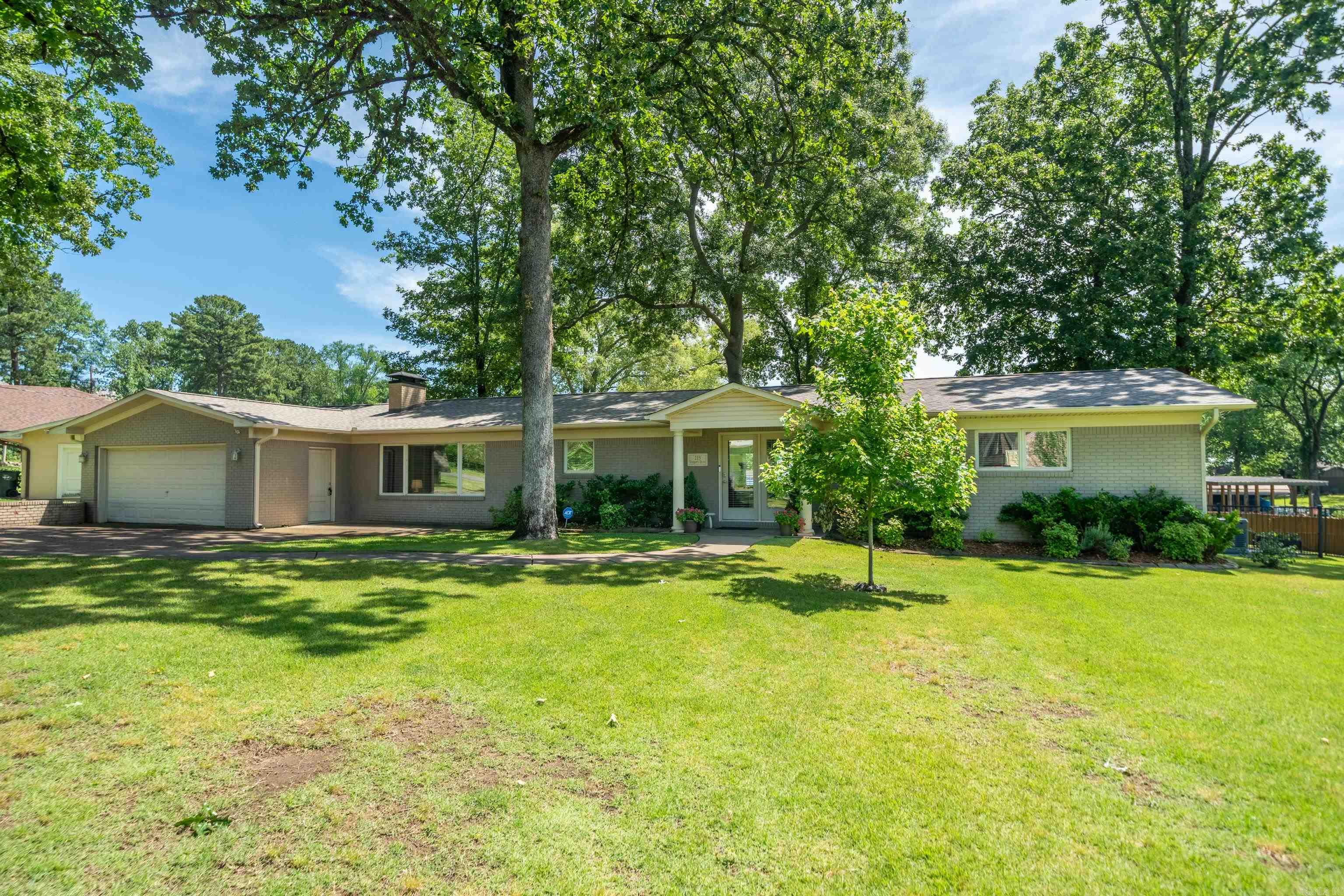 215  Gregory  Hot Springs, AR