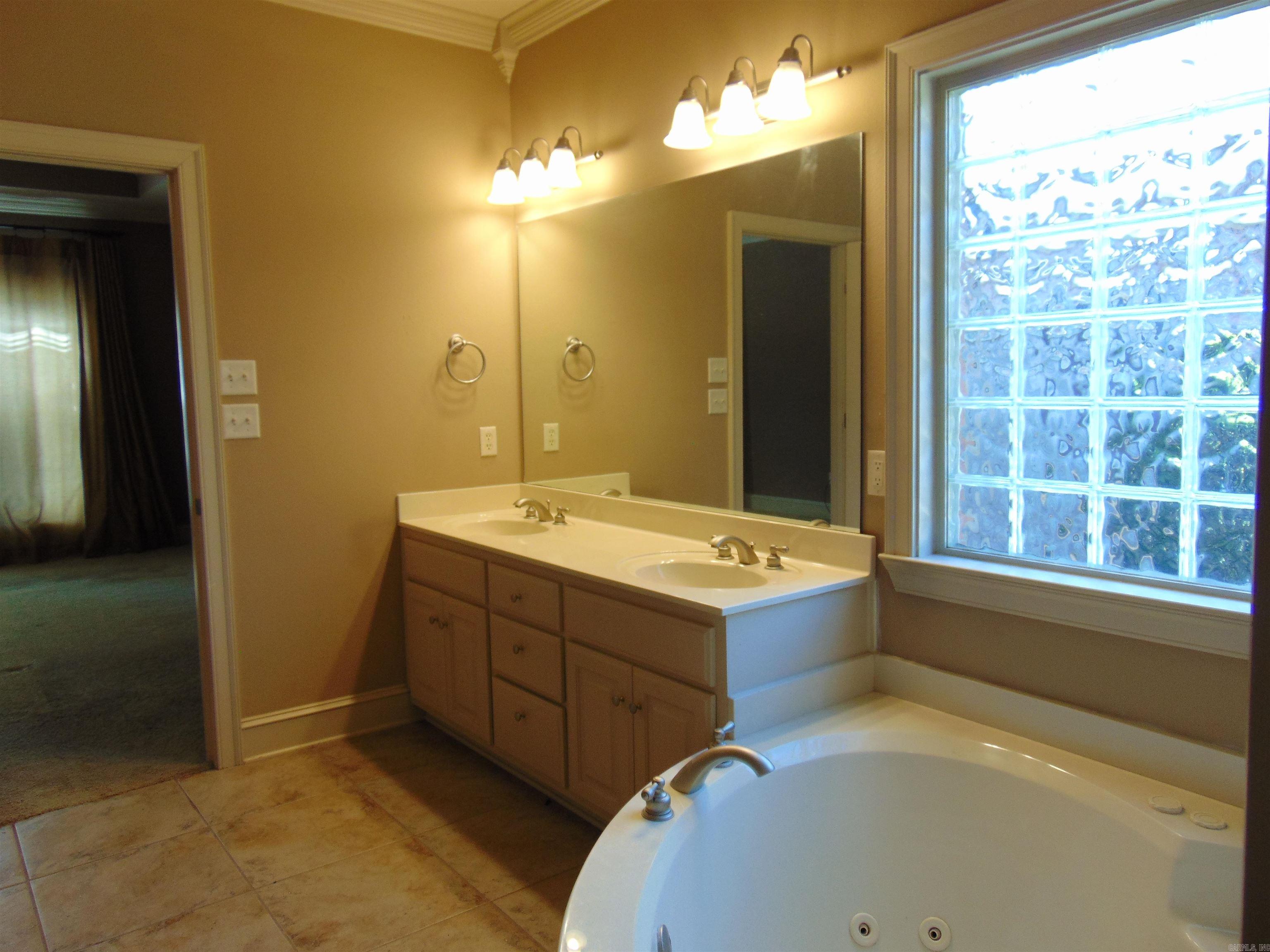 113  Bouriese  Maumelle, AR