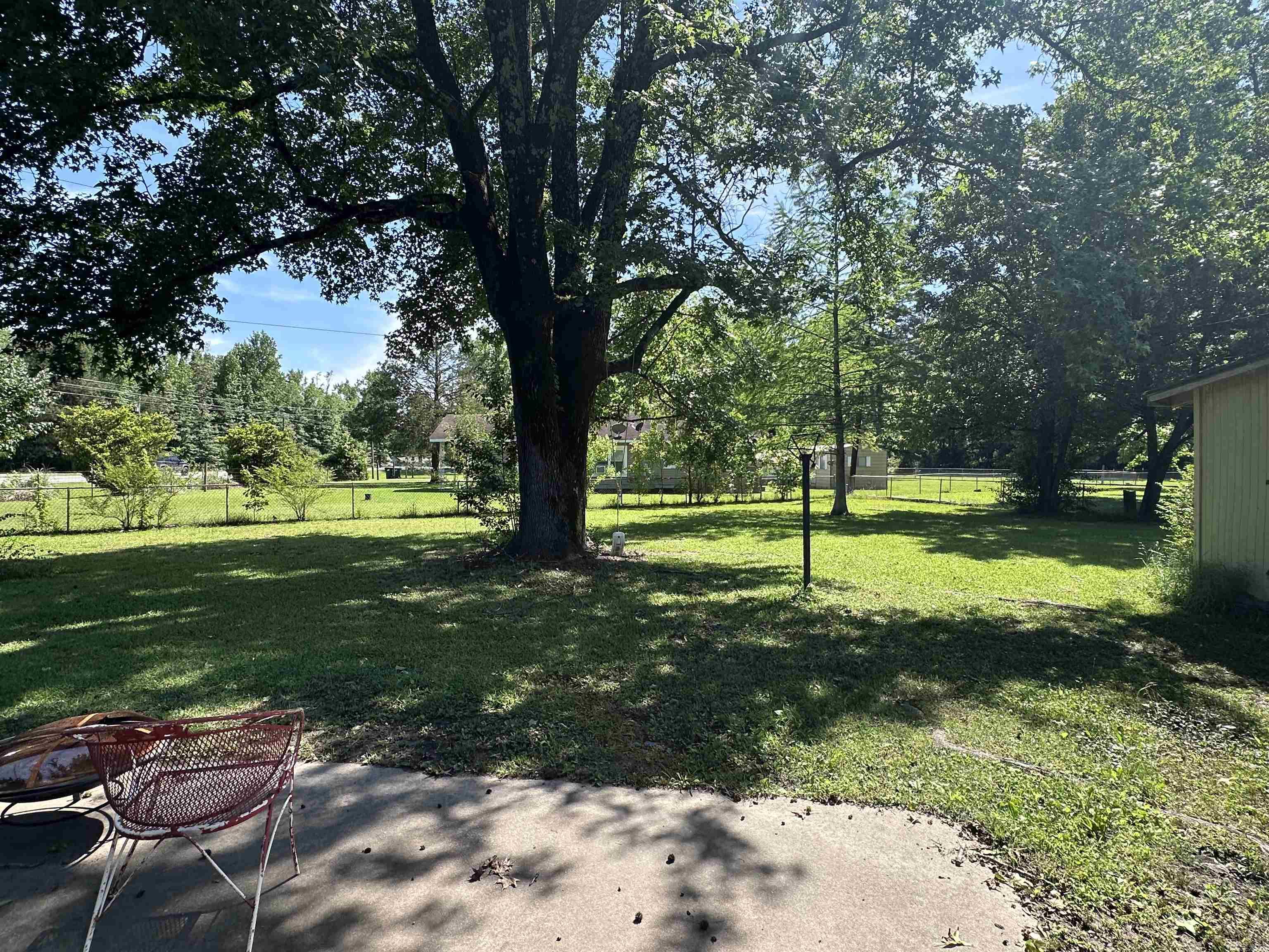 7437  Suburbia  Pine Bluff, AR