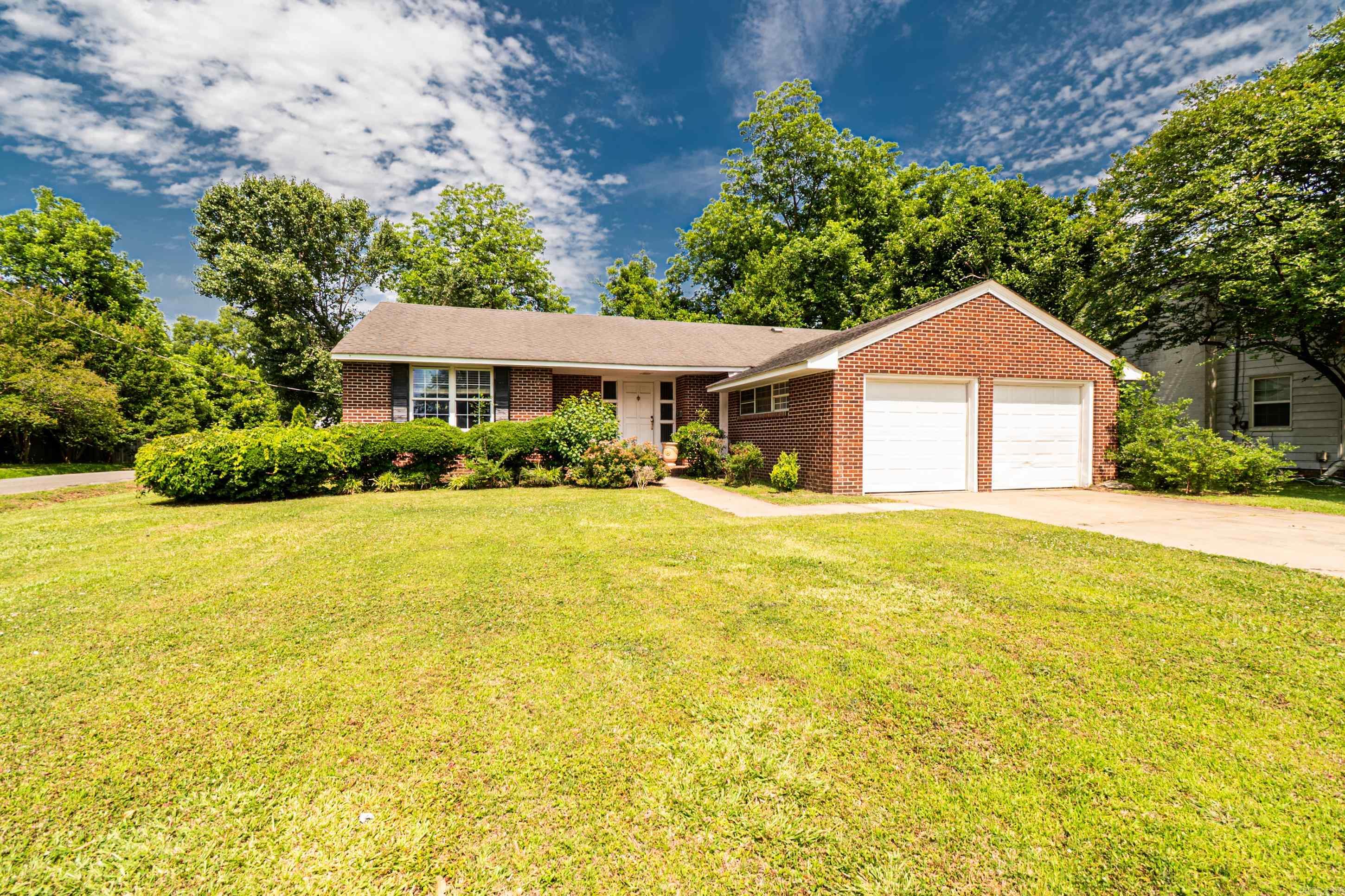 1108  N 2nd  McGehee, AR