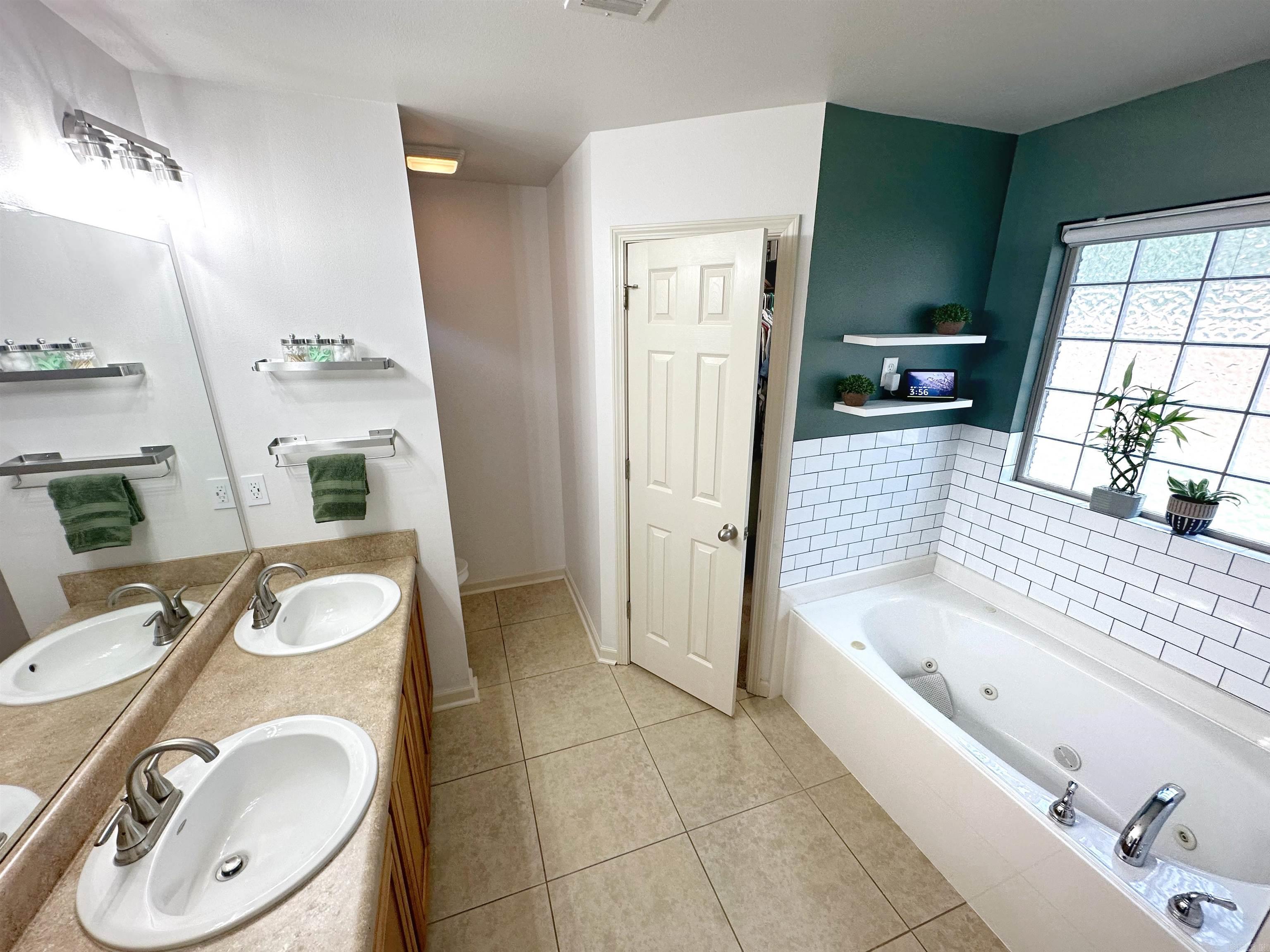 12548  Birch Glen  Alexander, AR