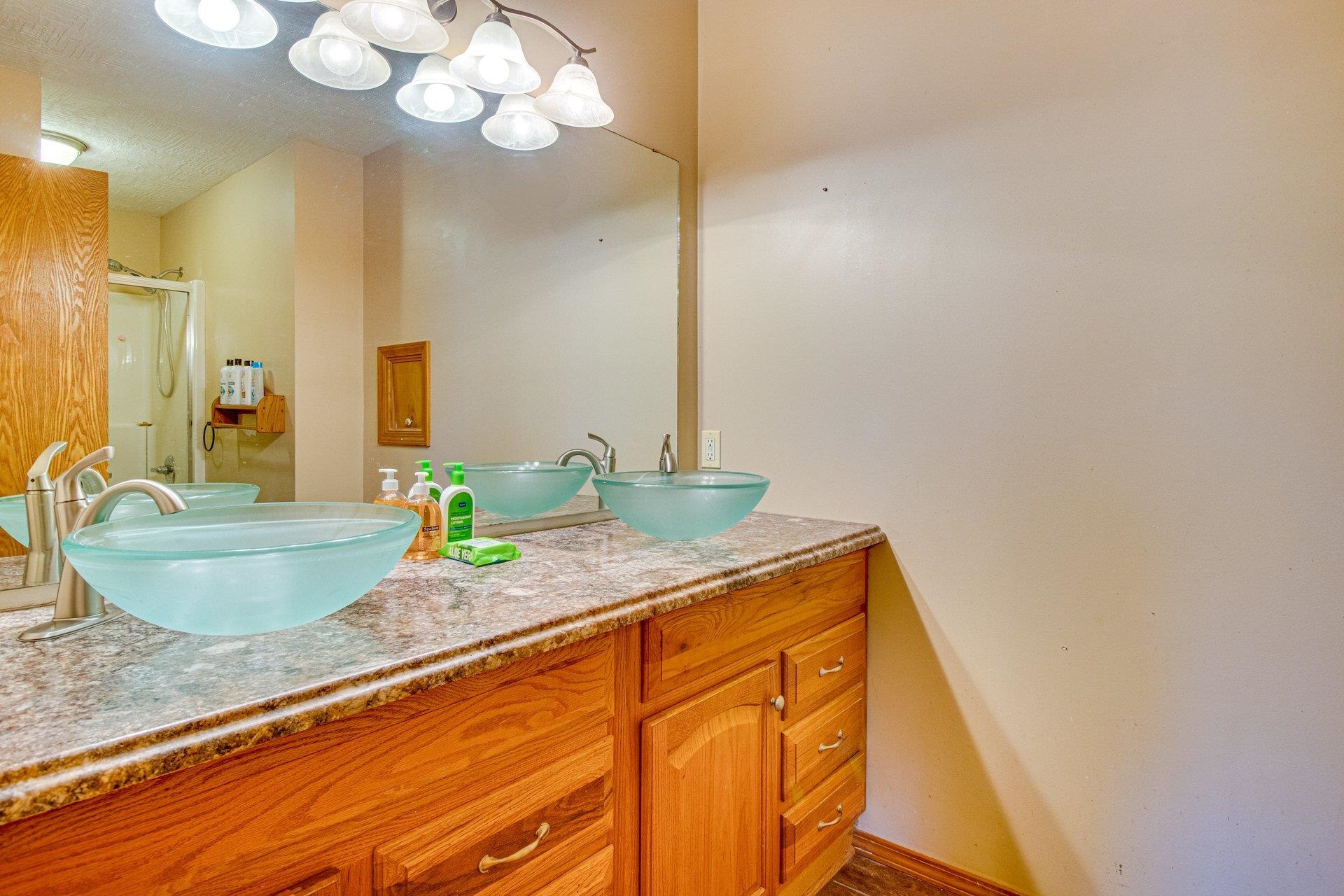 321  Cooper  Mountain Home, AR