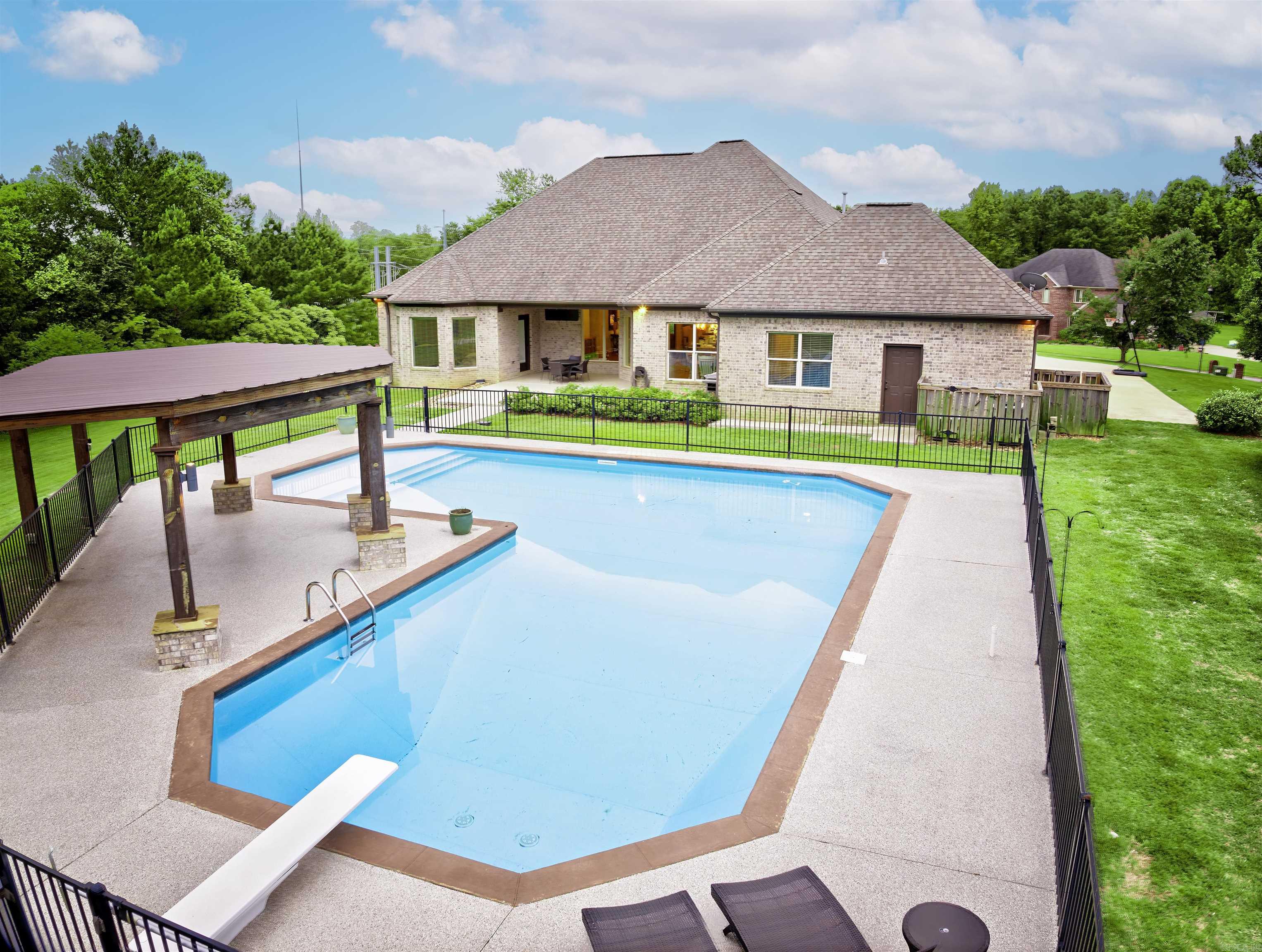 516  Valley Hill  Benton, AR