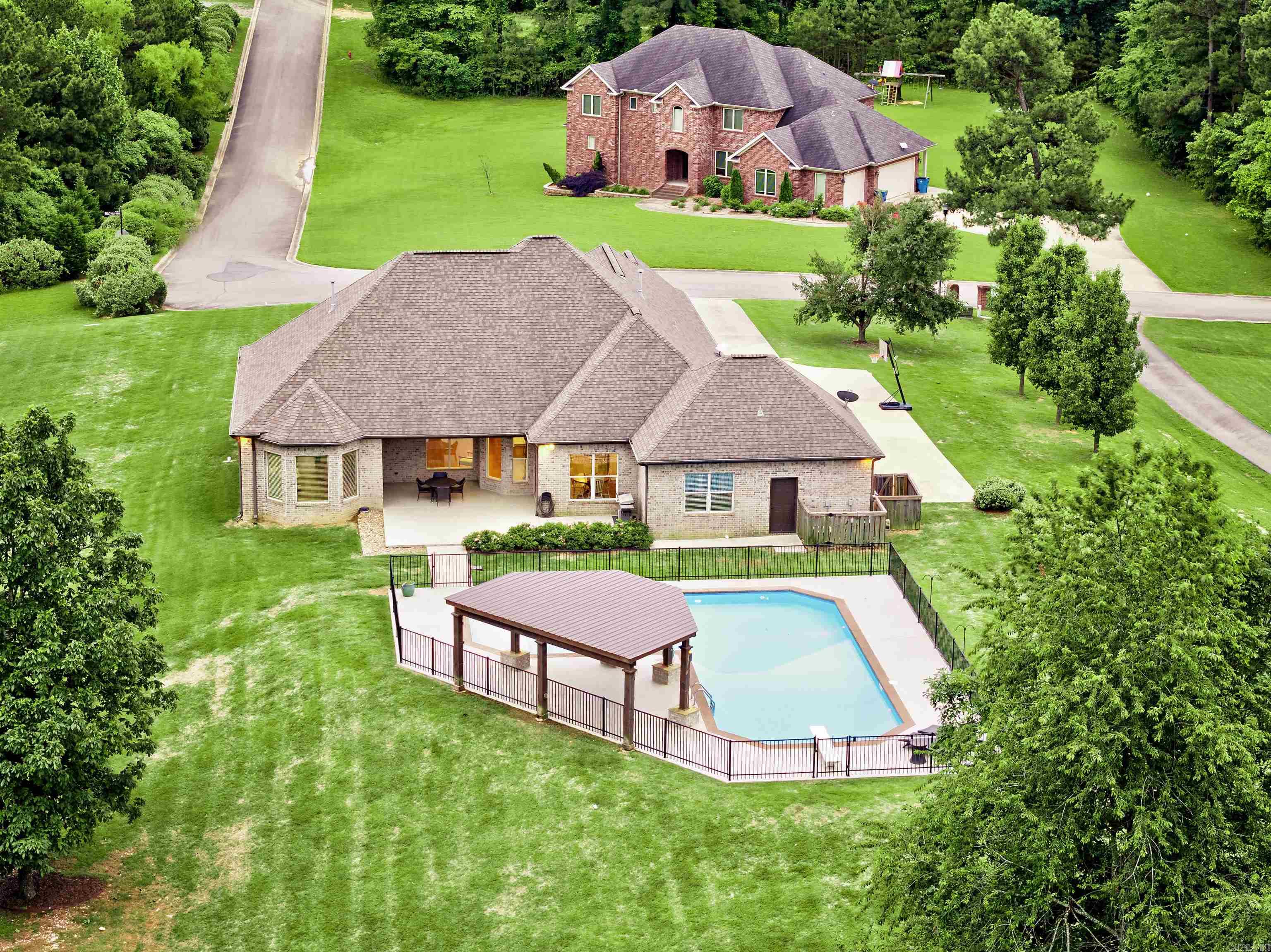 516  Valley Hill  Benton, AR