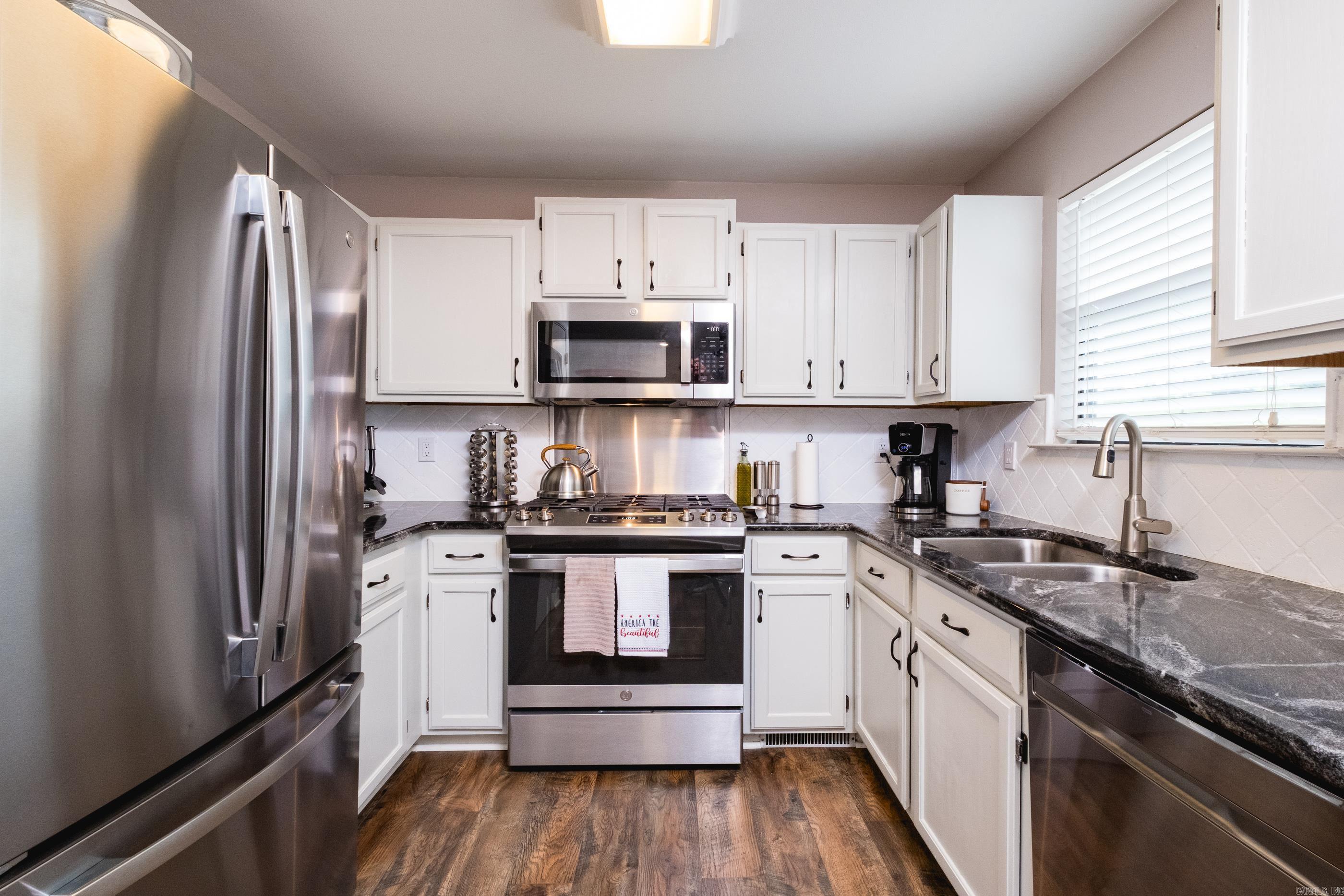 1520  Calgary  Little Rock, AR
