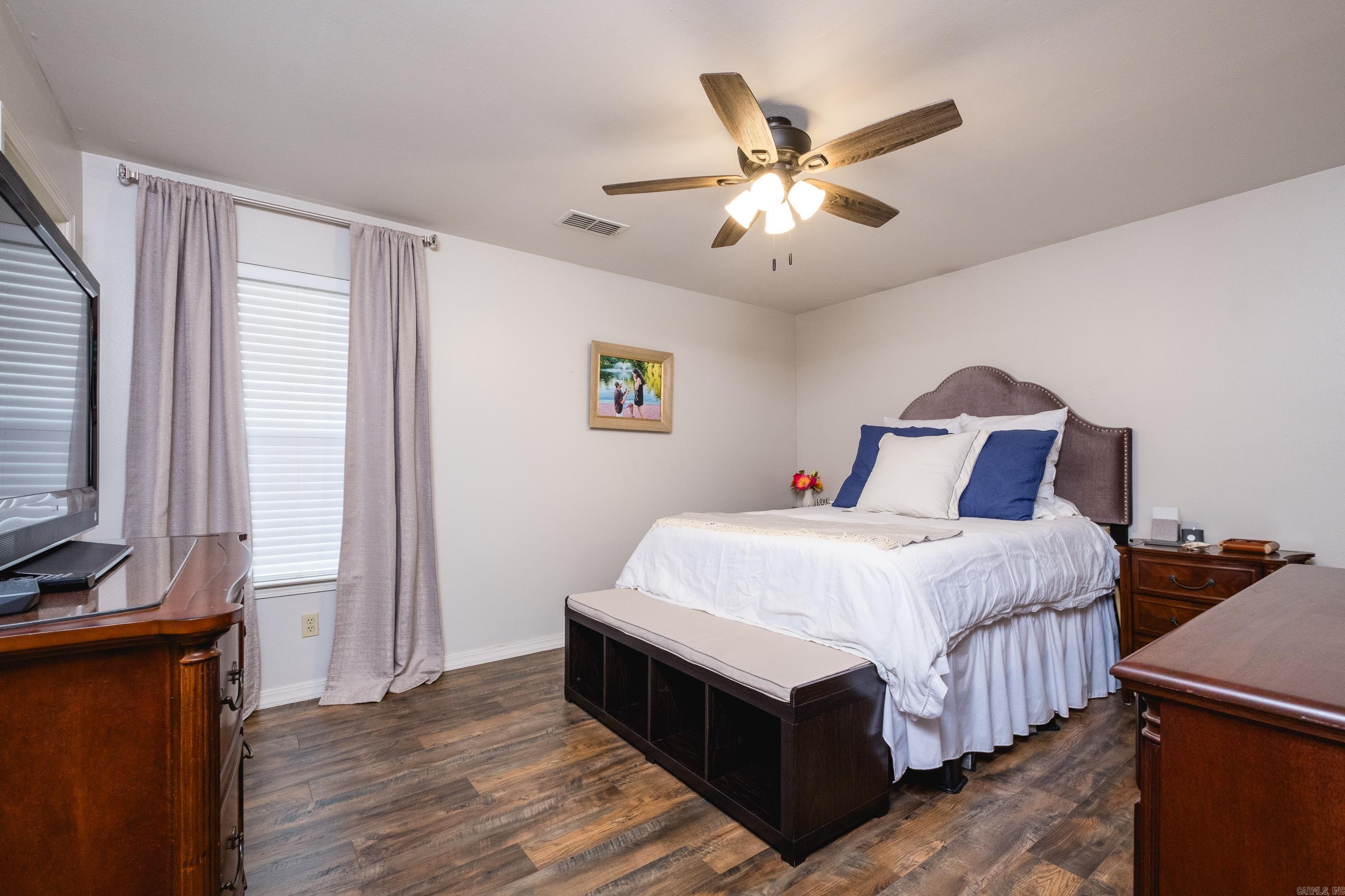 1520  Calgary  Little Rock, AR