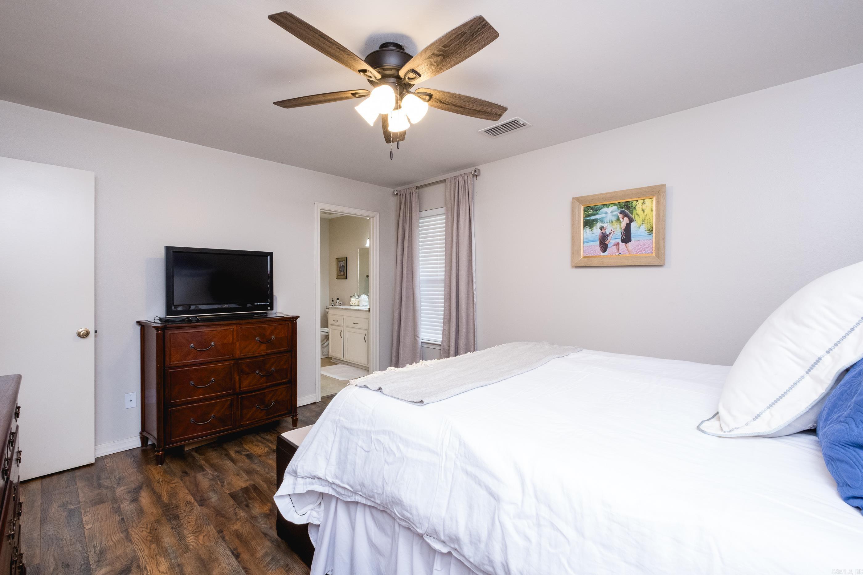 1520  Calgary  Little Rock, AR