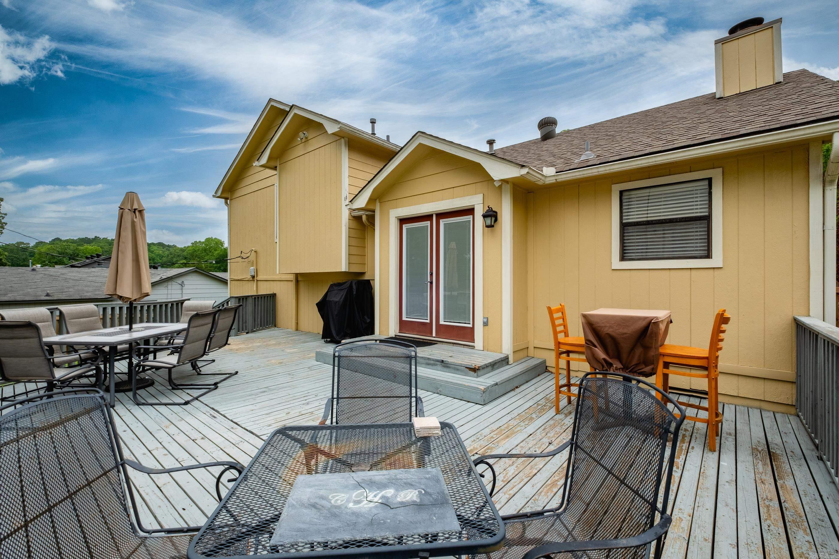 1520  Calgary  Little Rock, AR