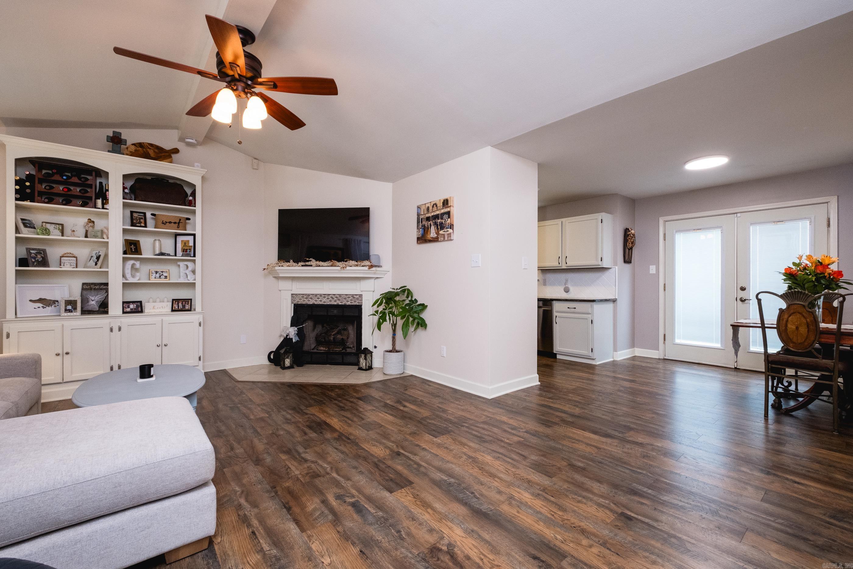 1520  Calgary  Little Rock, AR